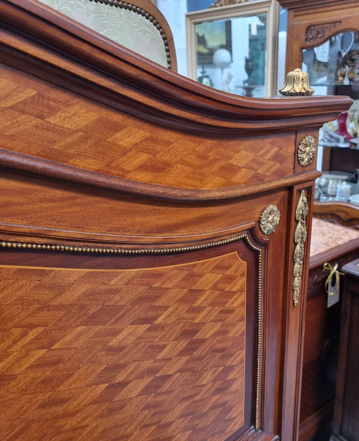 Louis 16th Style Queen Size Bed