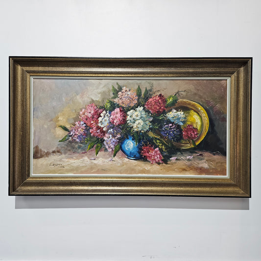 Stunning large floral oil on canvas painting in great original condition. Please see photos as they form part of the description