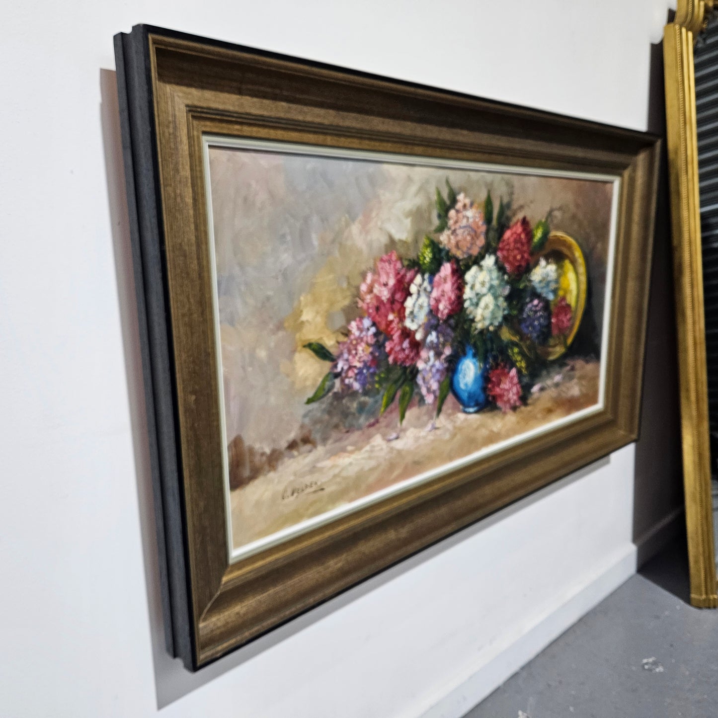Stunning large floral oil on canvas painting in great original condition. Please see photos as they form part of the description