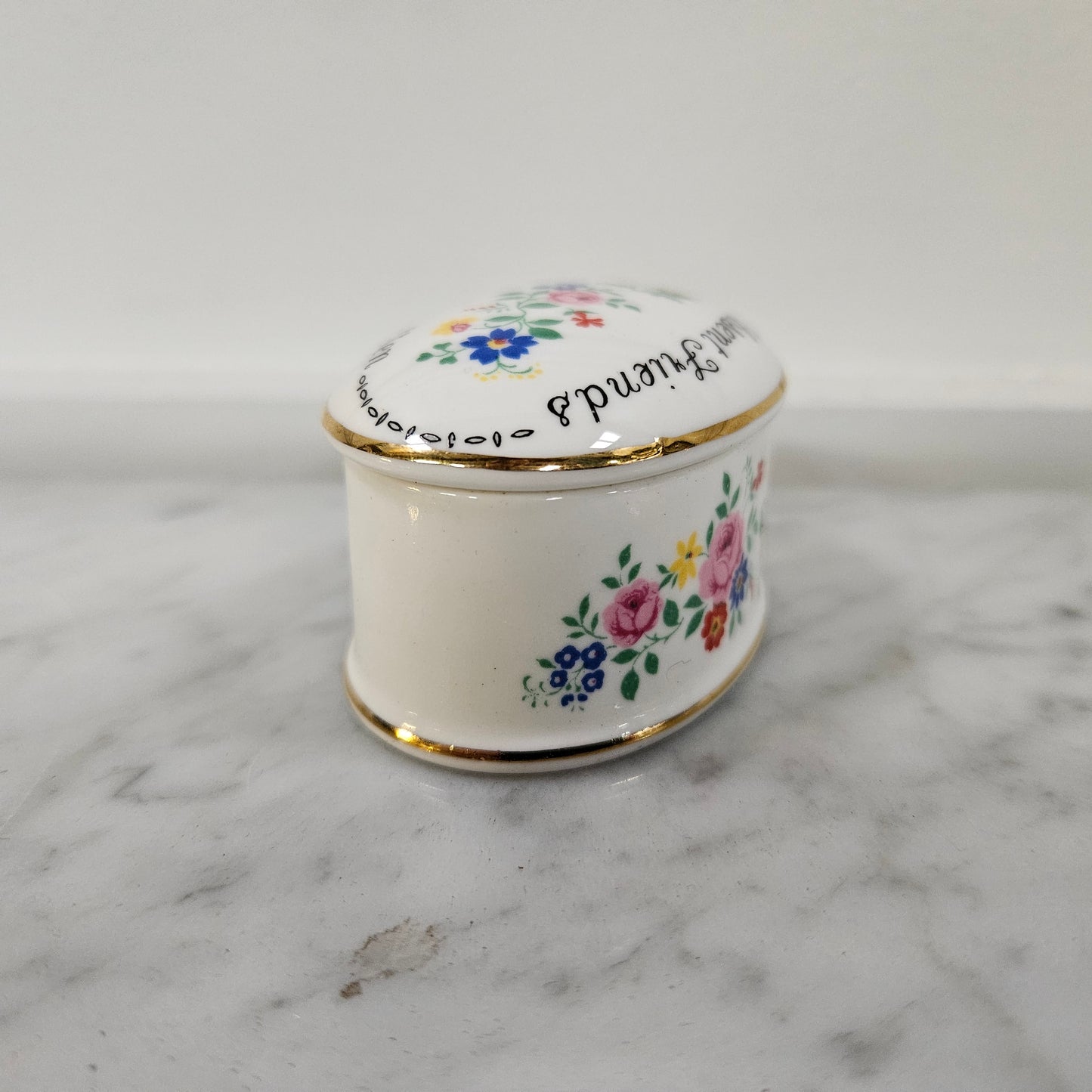 Charming floral lidded trinket box with "Absent Friends Not Forgotten" message. Please see photos as they form part of the description.