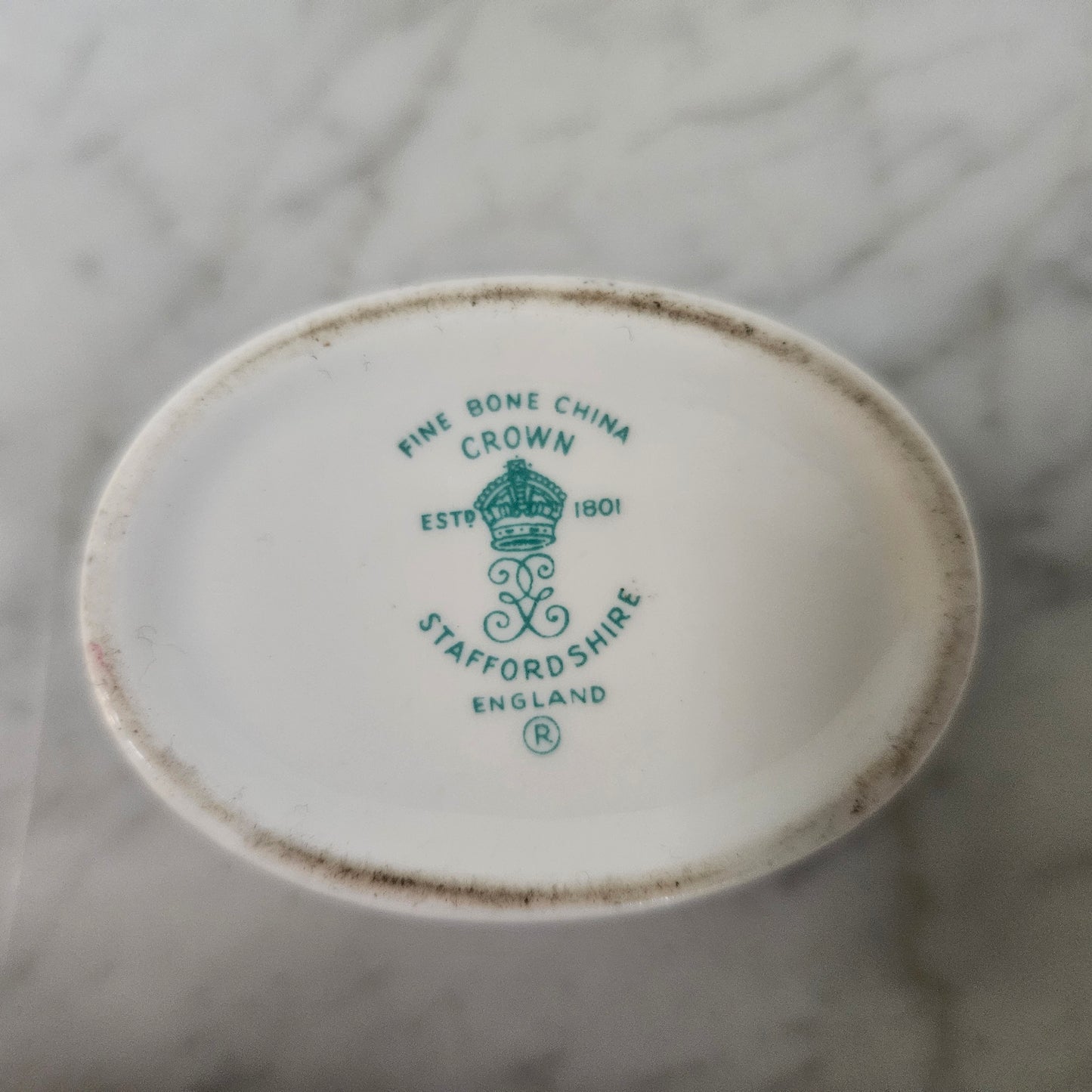 Charming floral lidded trinket box with "Absent Friends Not Forgotten" message. Please see photos as they form part of the description.