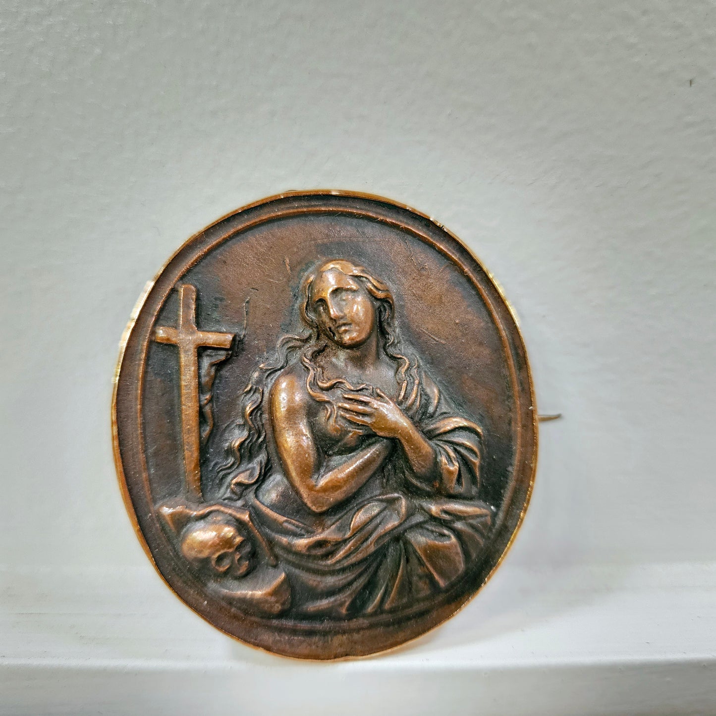 Antique Religious Brooch in 9ct Gold Frame