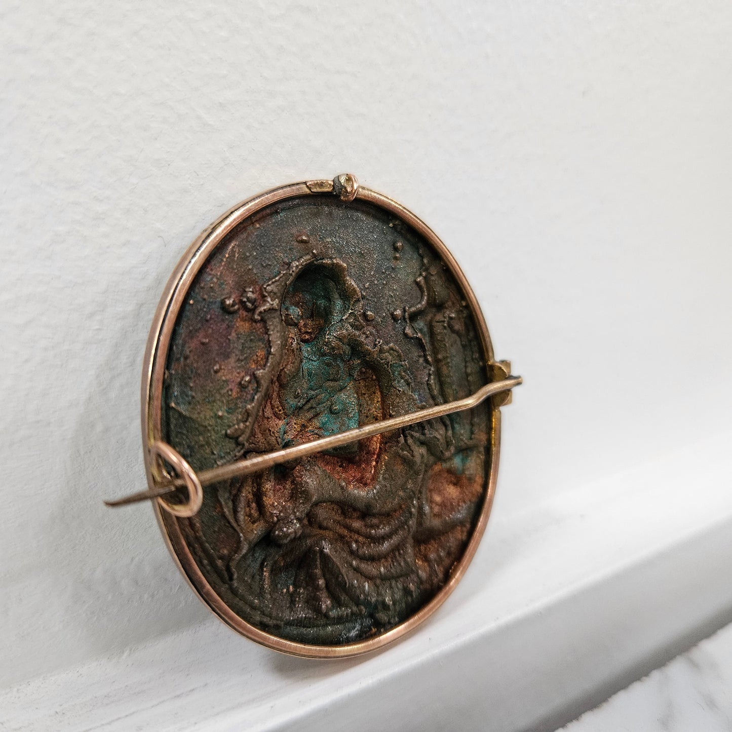 Antique Religious Brooch in 9ct Gold Frame