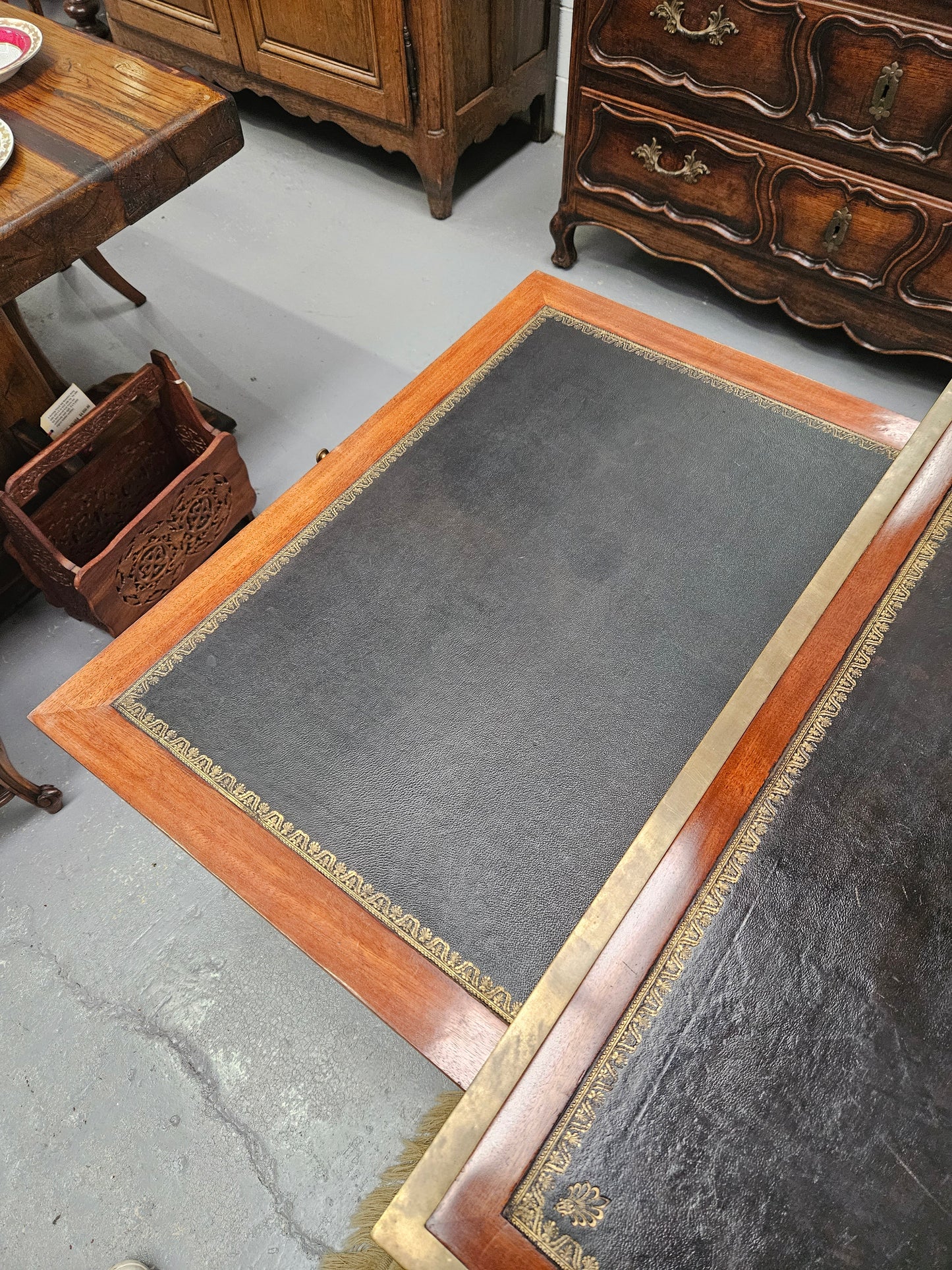Belle Époque Gilt Bronze Mounted Bureau Plat