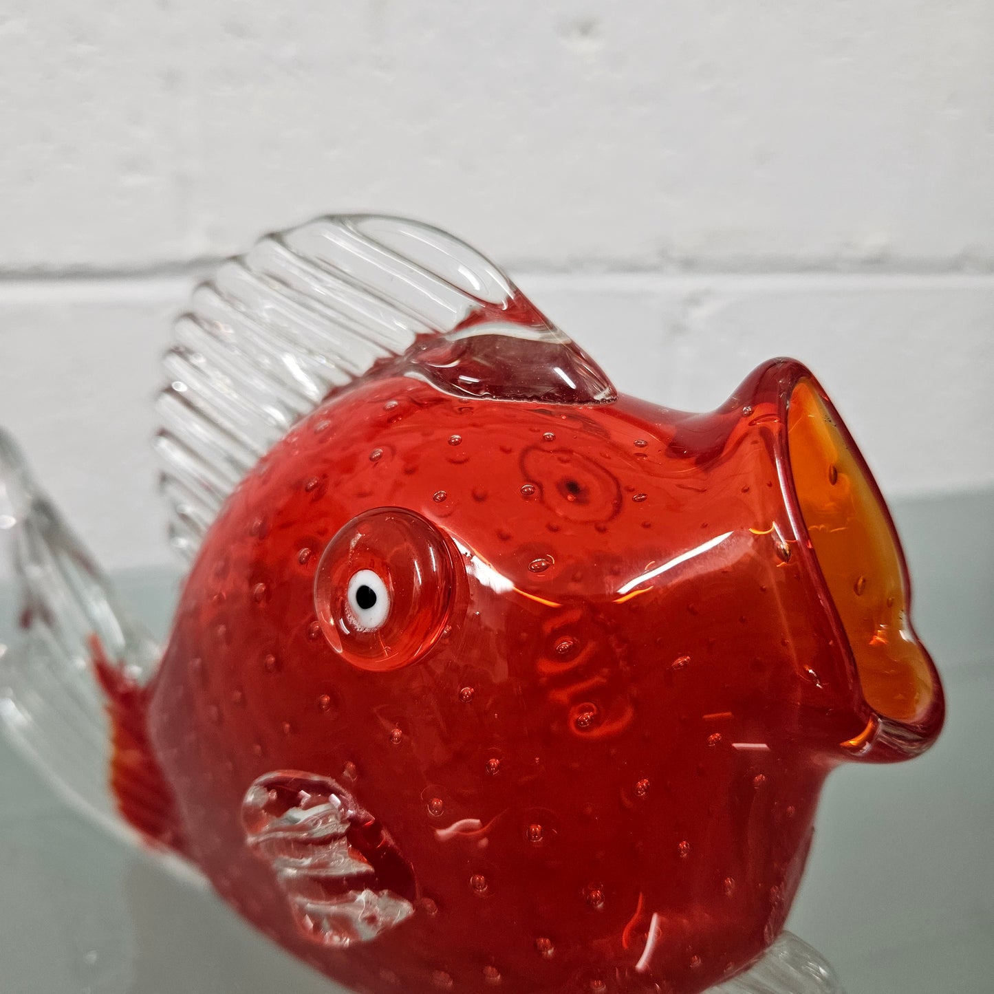 Interesting Murano Style Fish. Please see photos as they form part of the description.