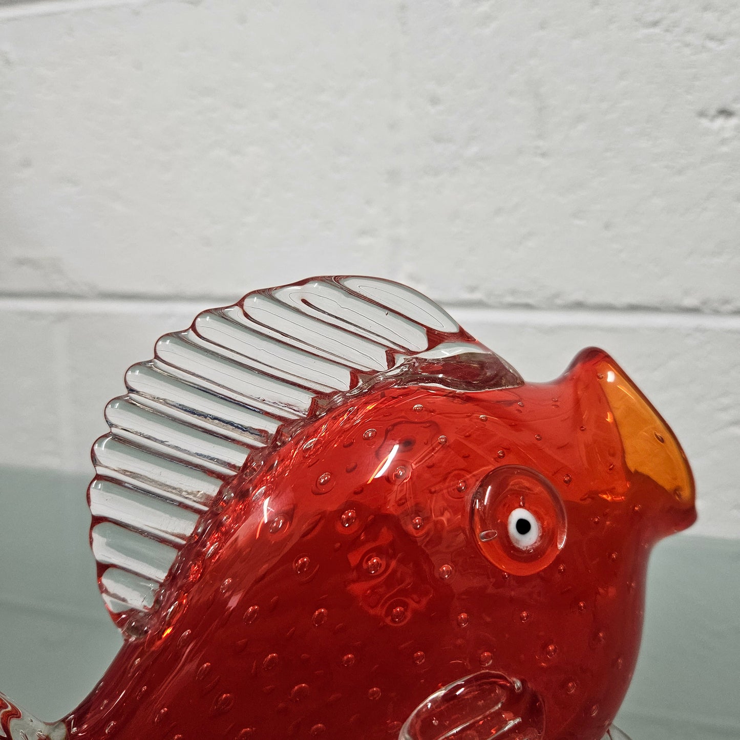 Interesting Murano Style Fish. Please see photos as they form part of the description.