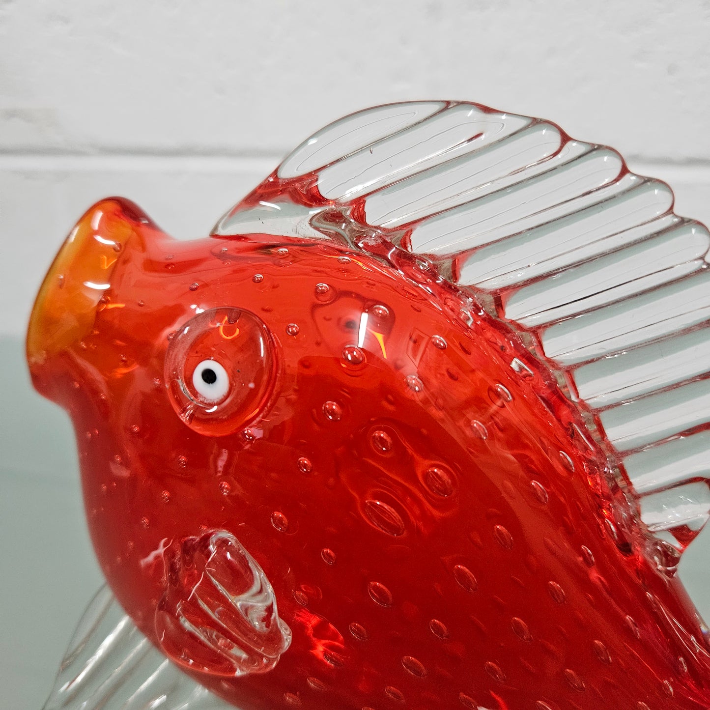 Interesting Murano Style Fish. Please see photos as they form part of the description.