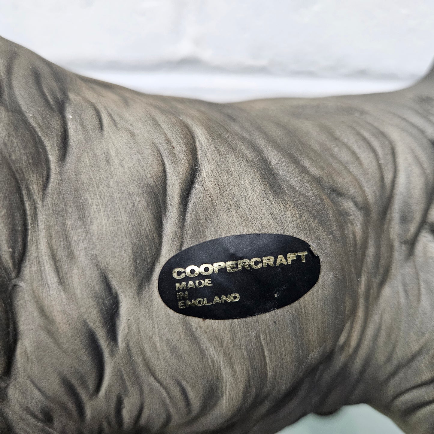 Appealing vintage Coopercraft England Dog Ornament. Please see photos as they form part of the description.