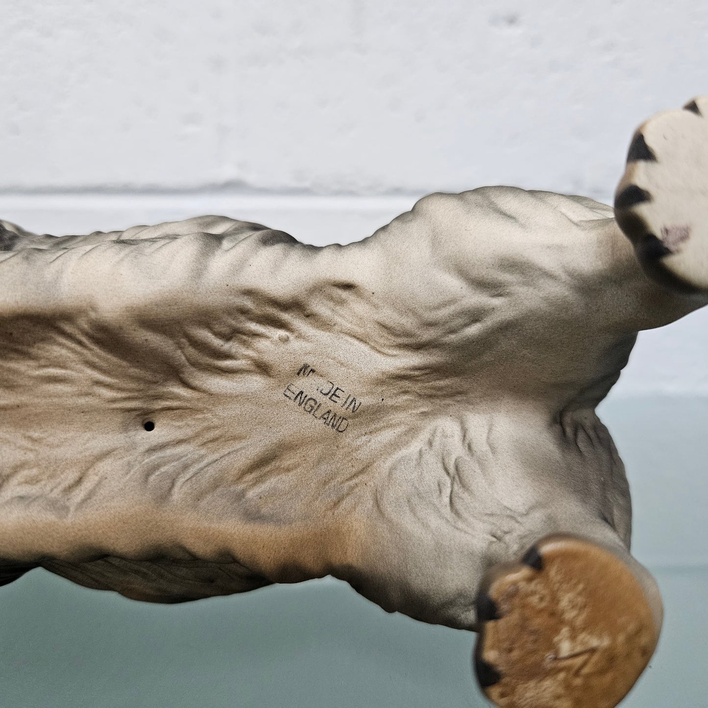 Appealing vintage Coopercraft England Dog Ornament. Please see photos as they form part of the description.