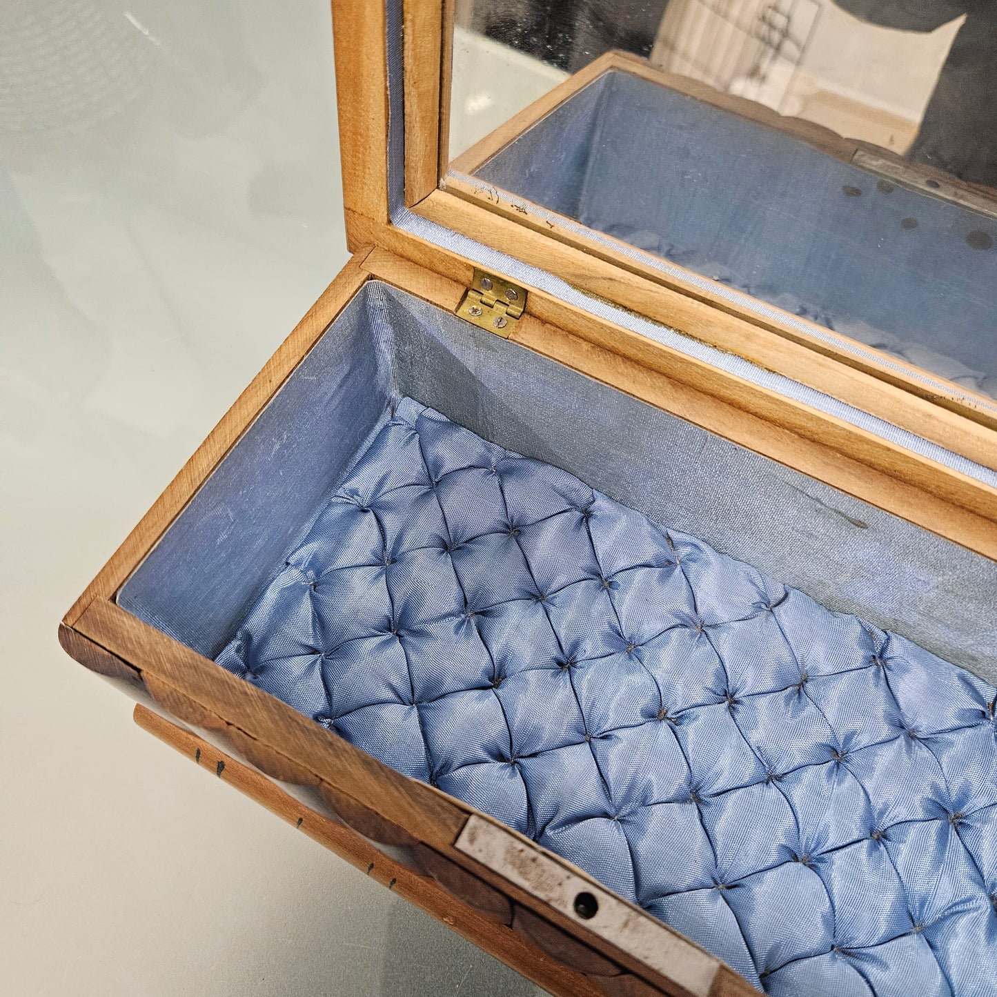 Antique Walnut Inlaid & Hand Painted Jewellery Box with Hidden (Secret) Compartment & Hidden Key Escutcheon. Circ 1920,s. Charming button backed satin interior. Please see photos as they form part of the description.