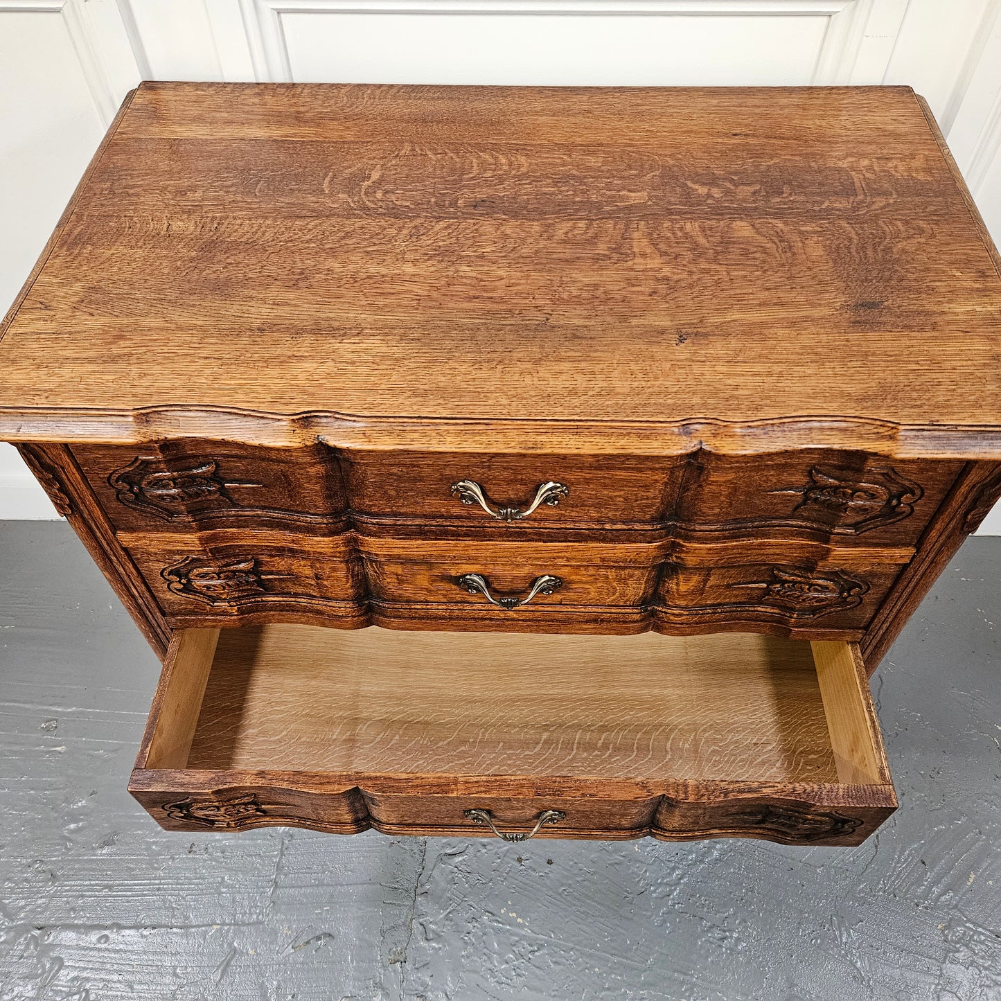 Lovely Provincial Oak Chest Of Four Drawers