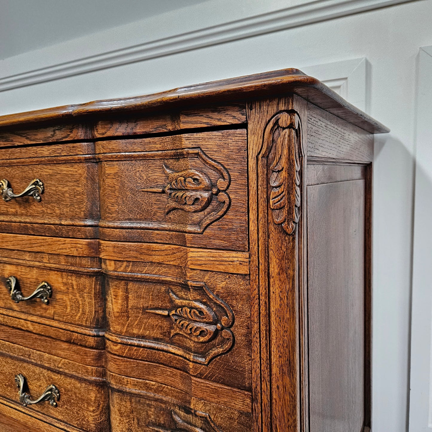 Lovely Provincial Oak Chest Of Four Drawers