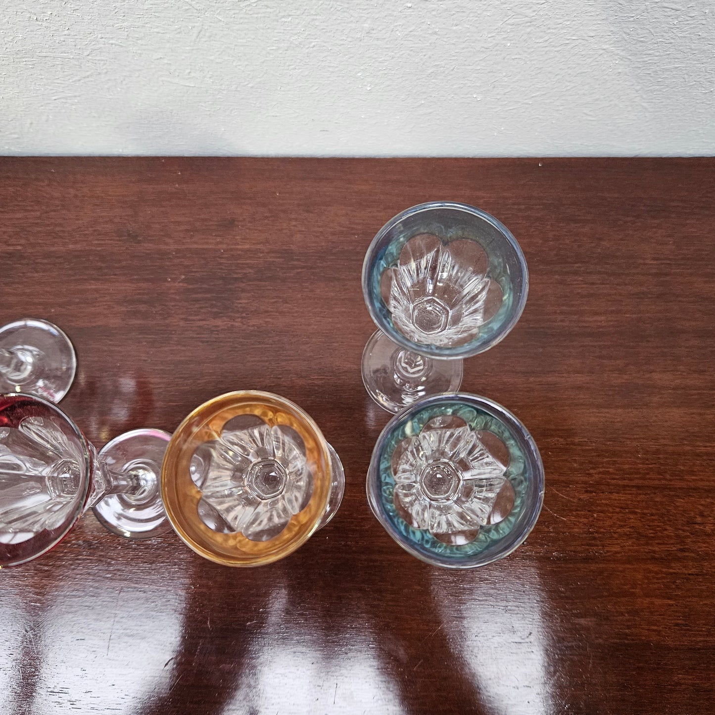 Set of 7 attractive Stemmed Liqueur Glasses