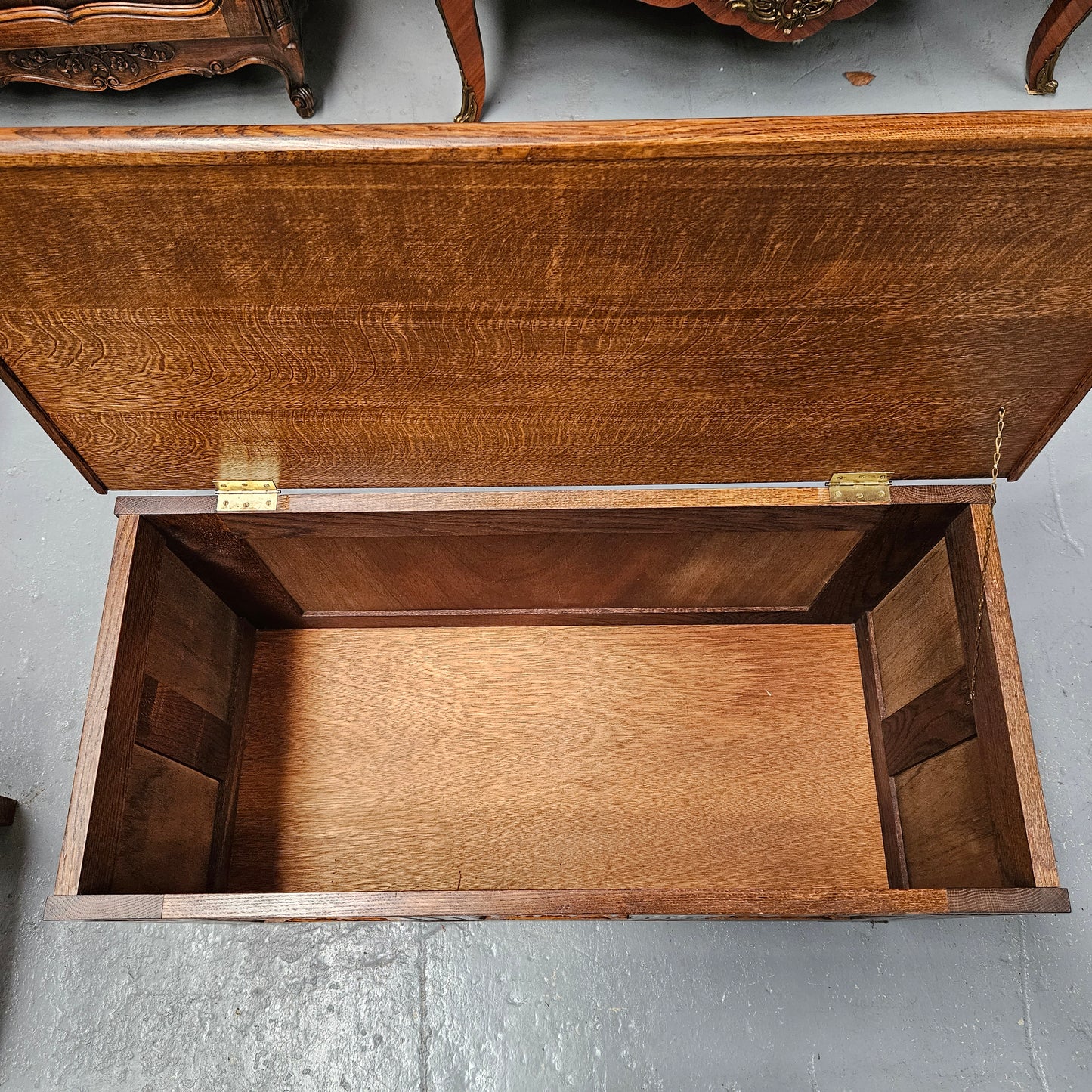 Lovely French Provincial oak blanket box with amazing carvings and detail. It is in good original detailed condition and provides ample storage space. Please see photos as they help form part of the description and condition.