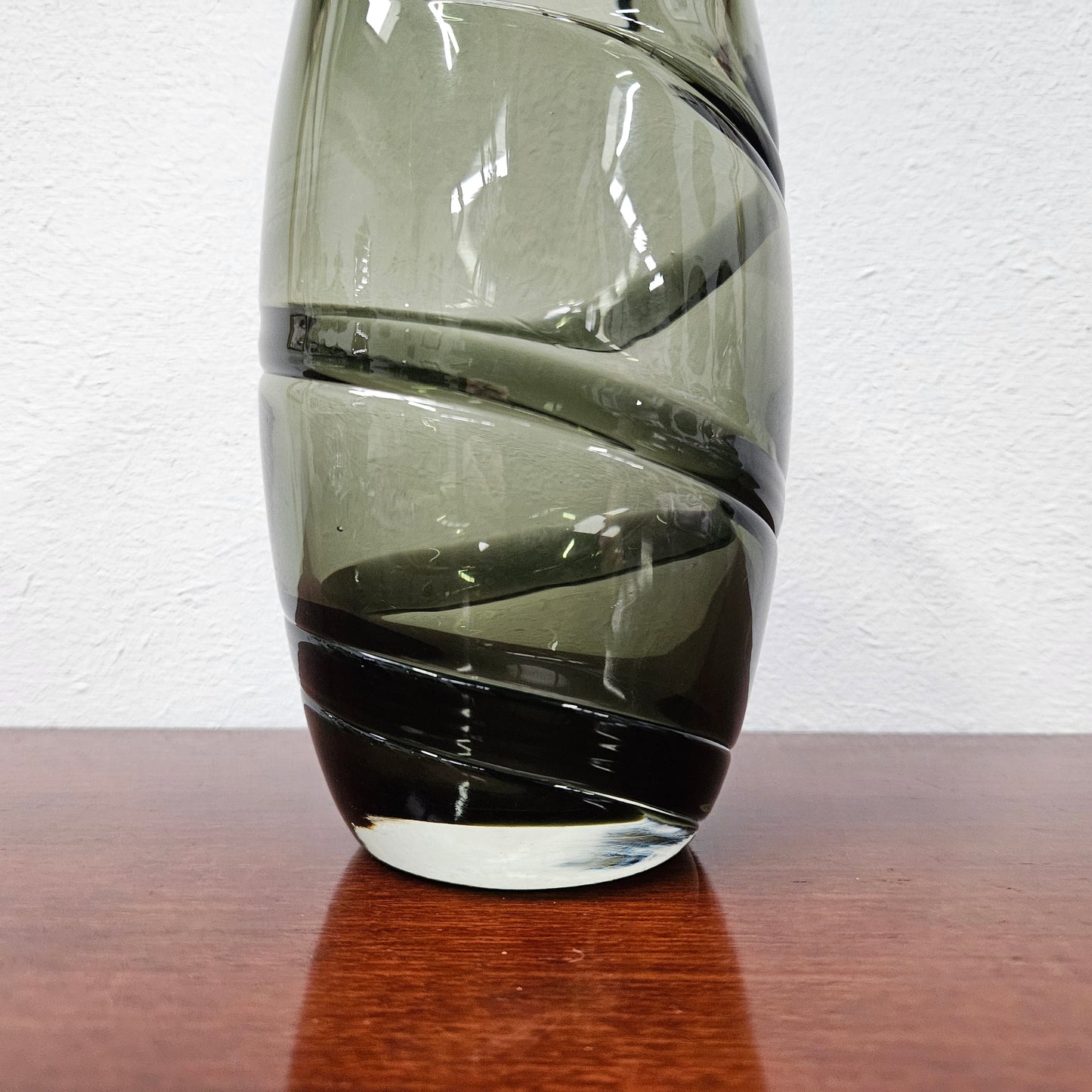 Attractive Deco Style Glass Vase