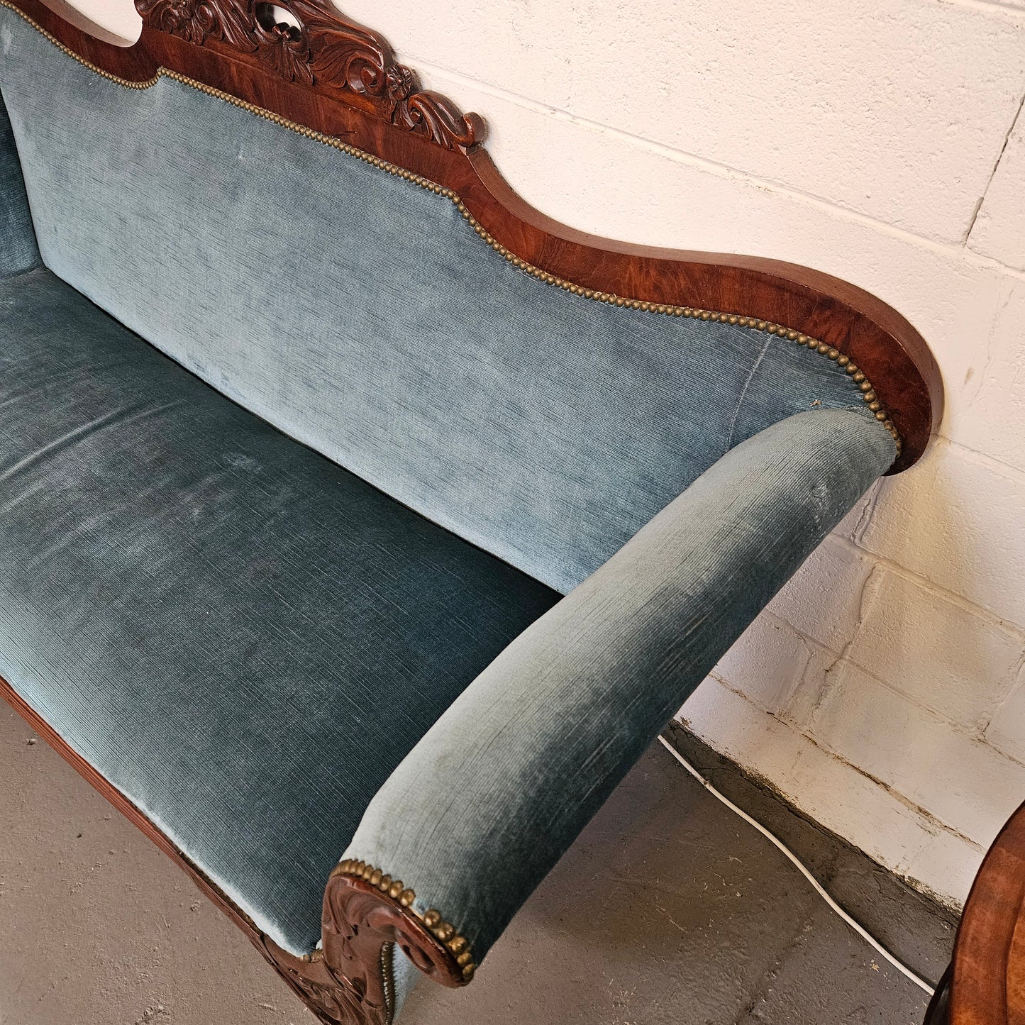 Stylish Mahogany Empire Style Upholstered Settee
