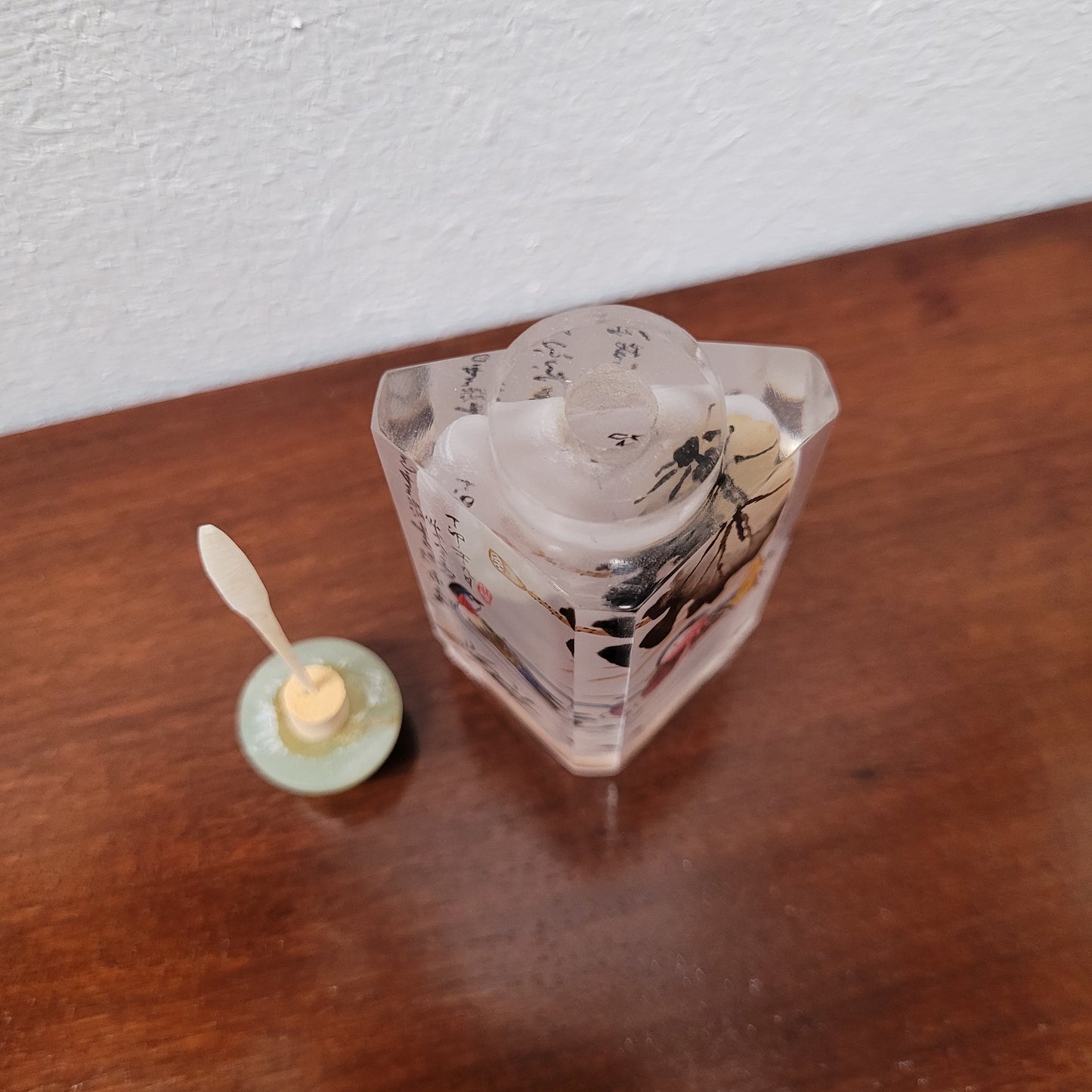 Reverse Chinese Hand Painted Glass Snuff Bottle