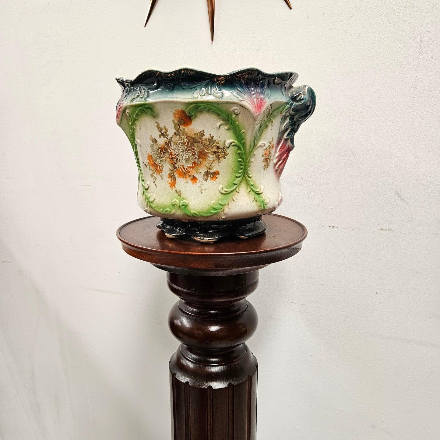 Amazing blackwood gun barrel pedestal with a great design. It is in good original condition. Please see photos as they form part of the description.