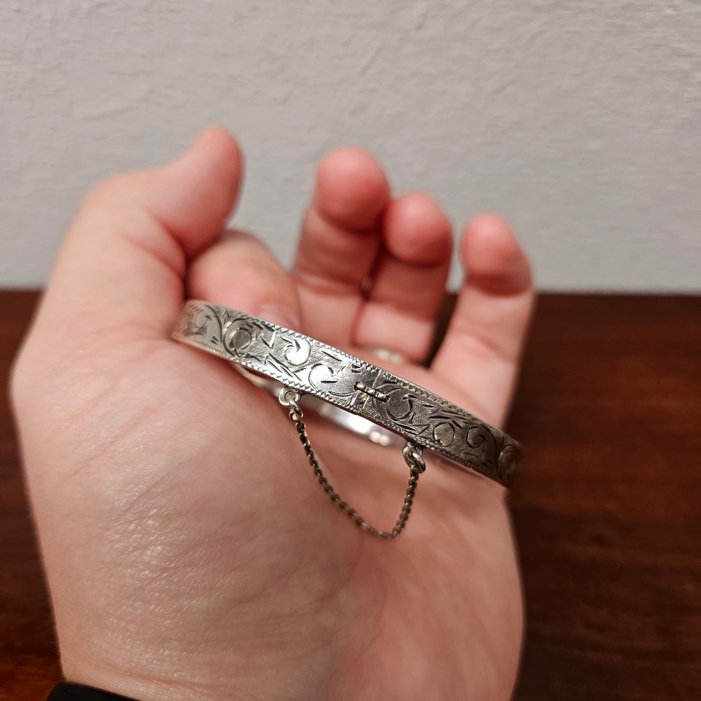 Vintage Sterling Silver Engraved Hinged Bangle