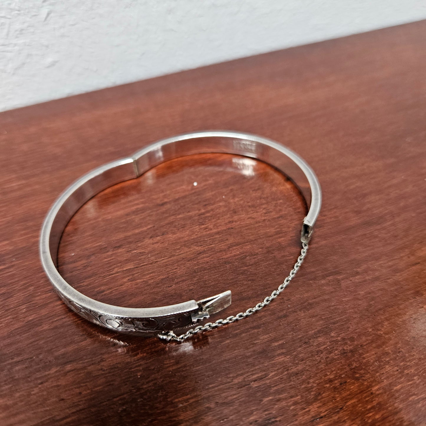 Vintage Sterling Silver Engraved Hinged Bangle