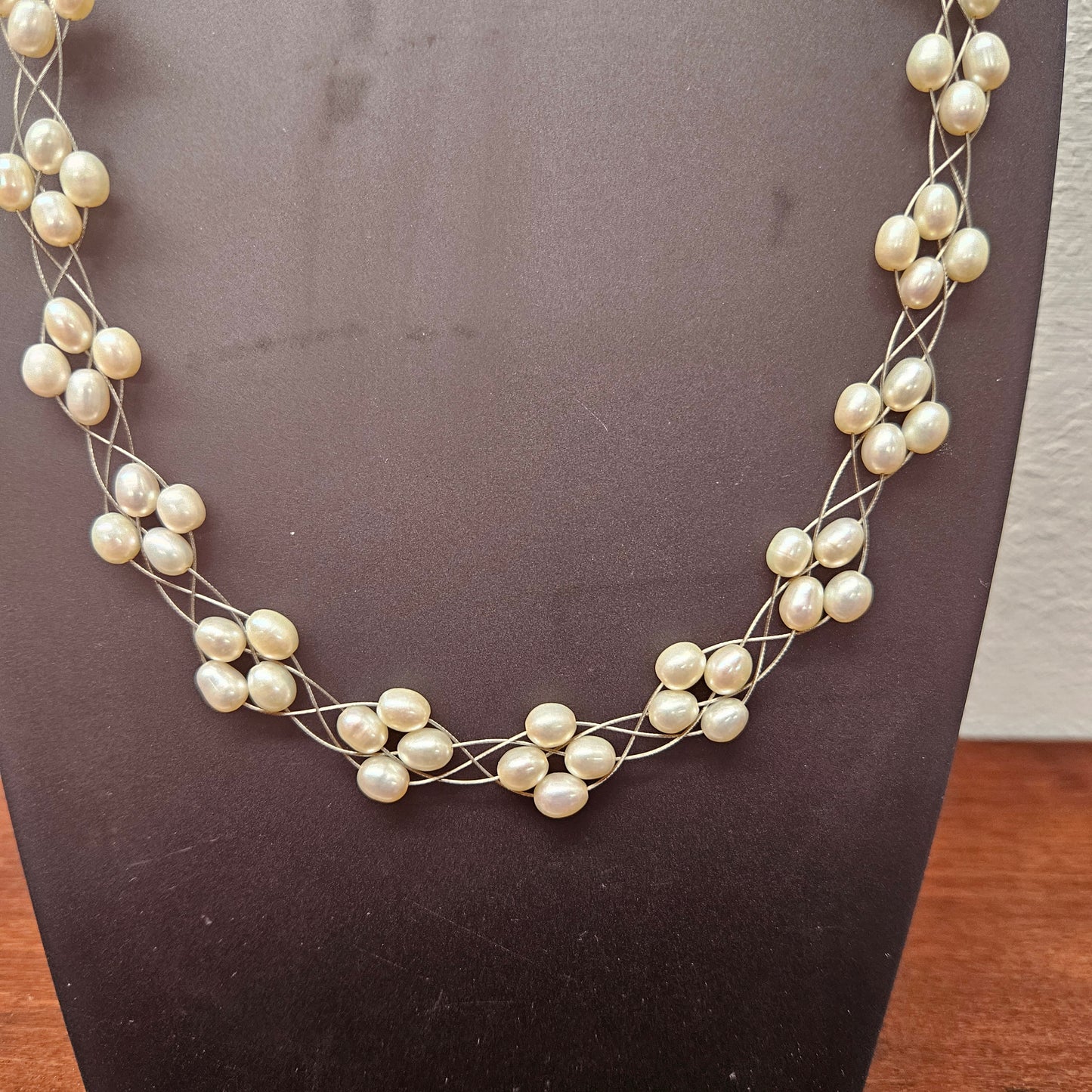 Woven Pearl & Wire Neck Collar