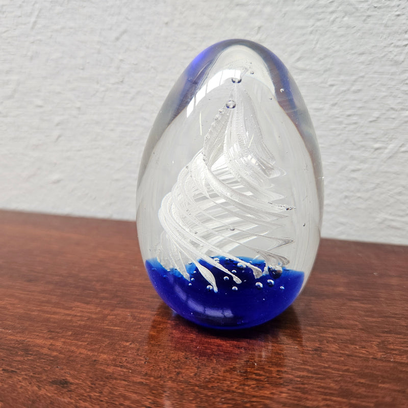 Attractive blue base, white swirl signed paperweight. In good condition. Please see photos as they form part of the description.