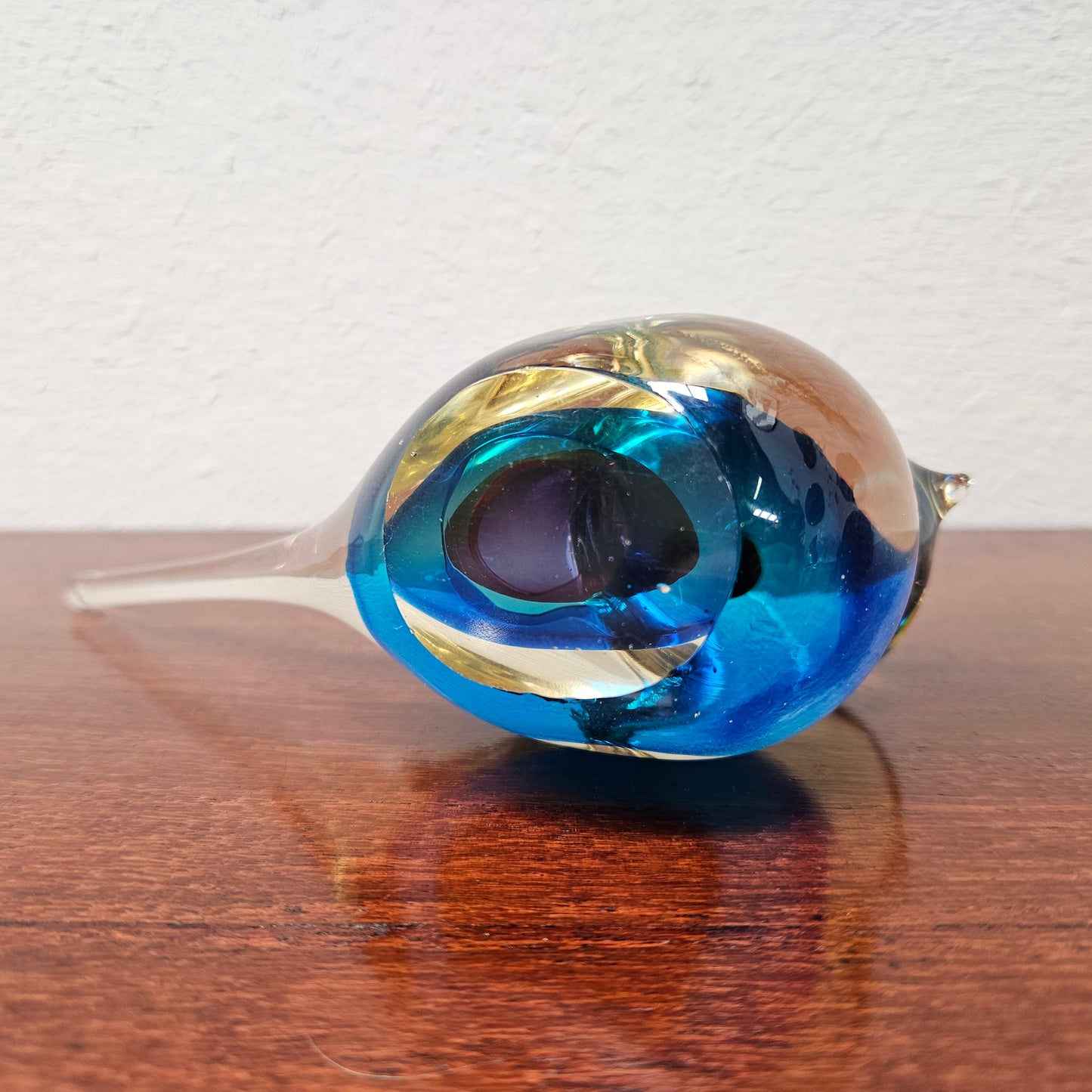 Dark blue, light blue and clear glass art glass bird figure. In good condition. Please see photos as they form part of the description.