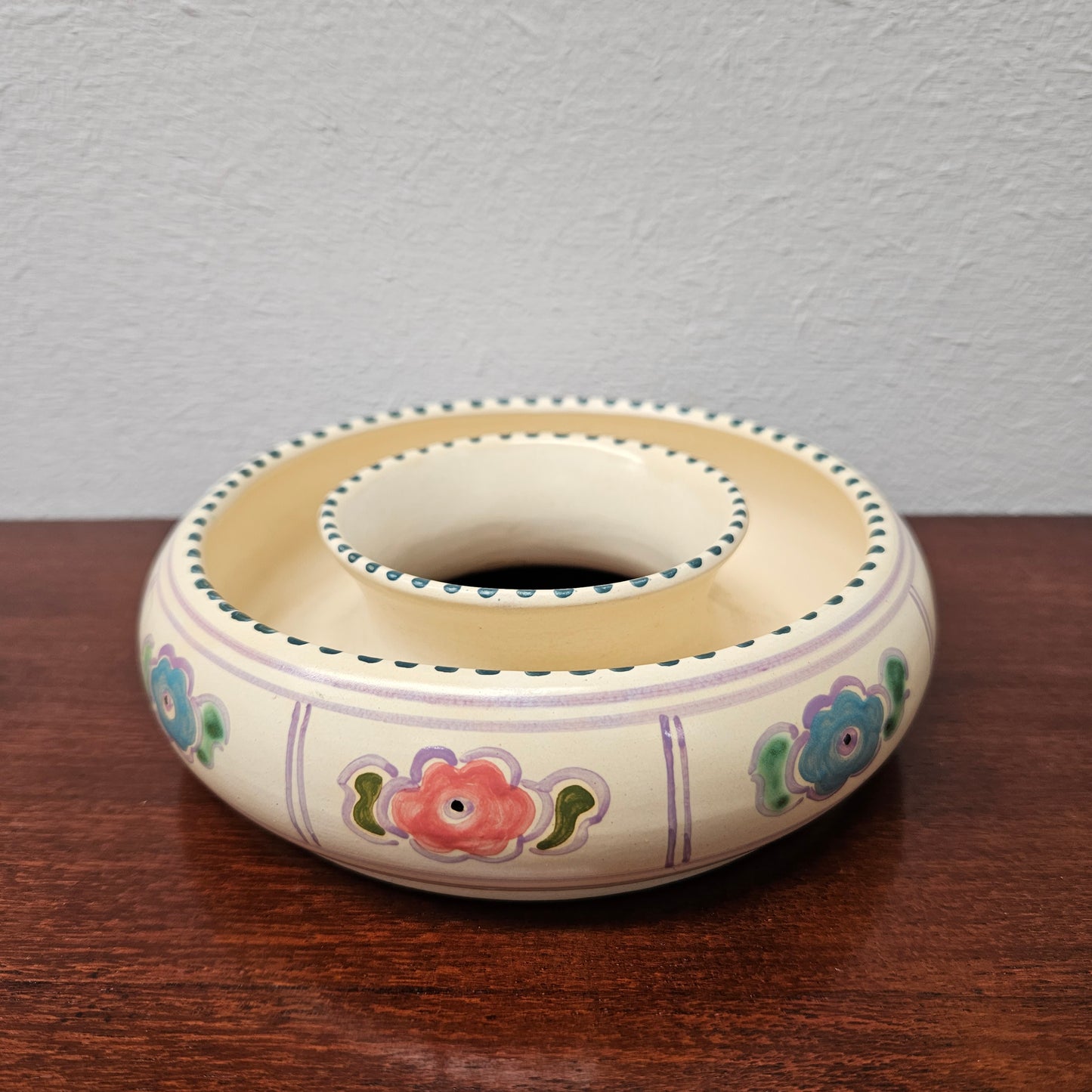 Pretty decorated Devon Honiton round trough vase. In good condition. Please see photos as they form part of the description.