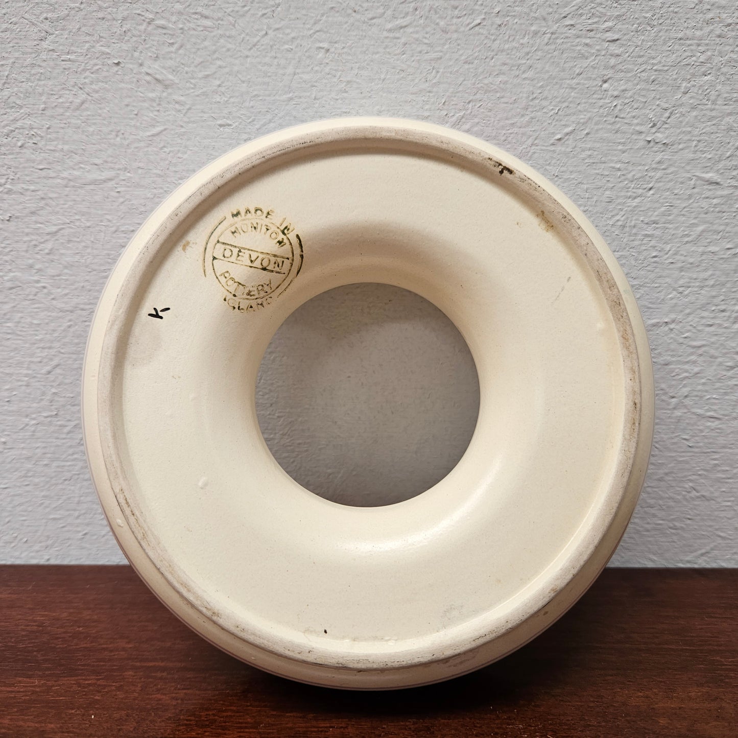 Pretty decorated Devon Honiton round trough vase. In good condition. Please see photos as they form part of the description.