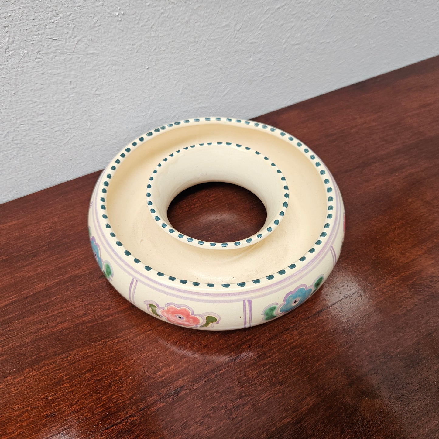 Pretty decorated Devon Honiton round trough vase. In good condition. Please see photos as they form part of the description.