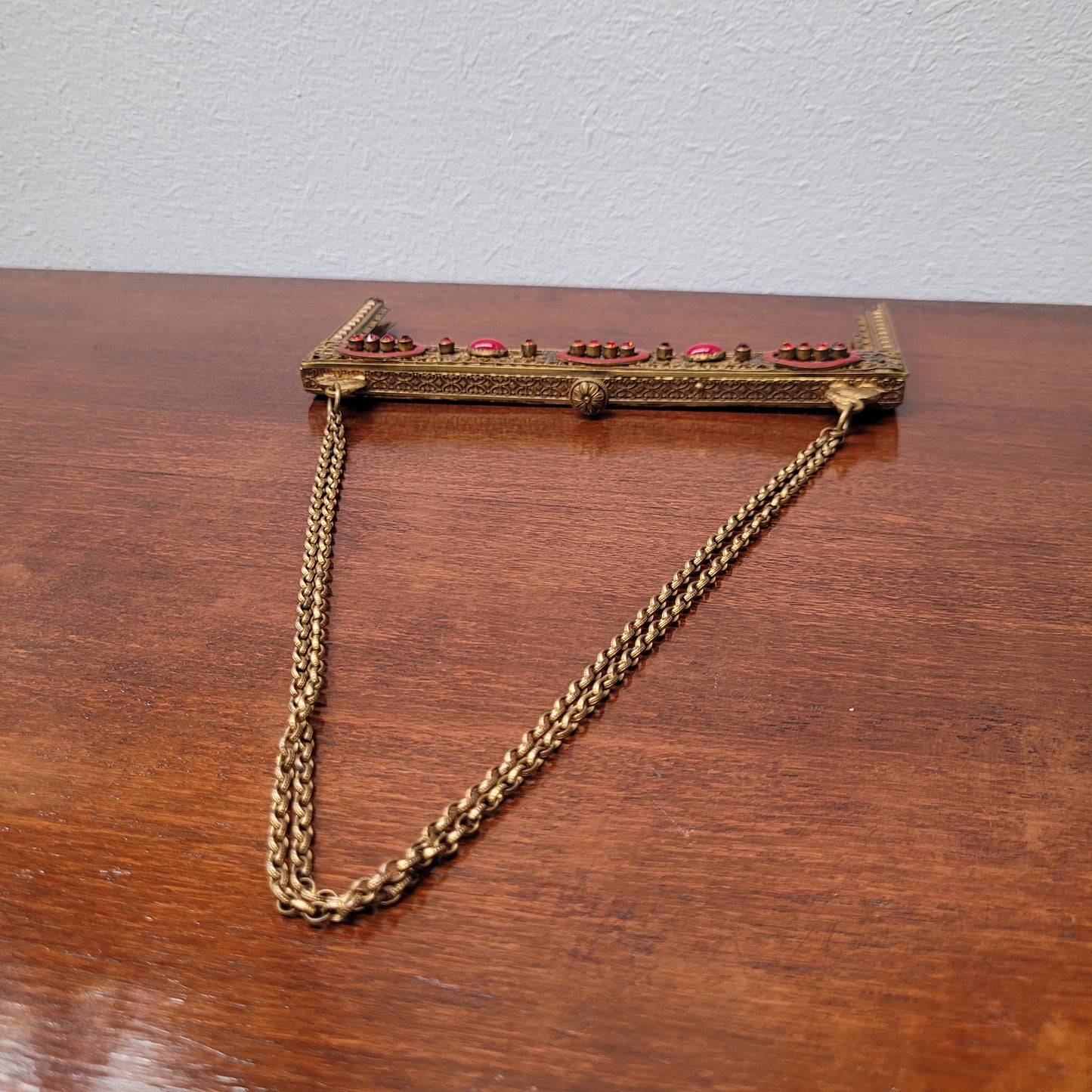 Vintage handbag frame decorated with red enamel, jewels and swans to carry the chain handle. In good original condition. Please see photos as they form part of the description.