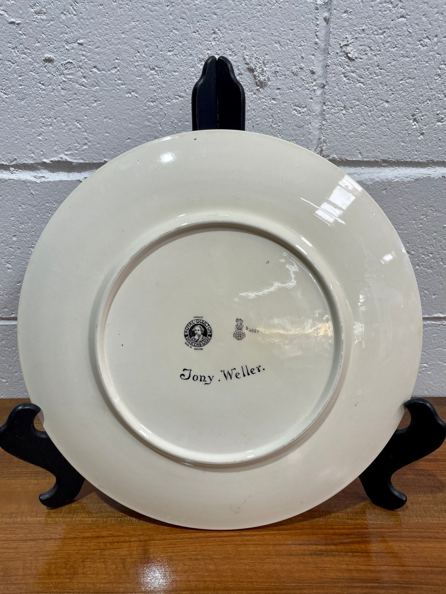 Royal Doulton Series Ware " Dickens - Tony Weller " Large Plate / Charger 34 cm