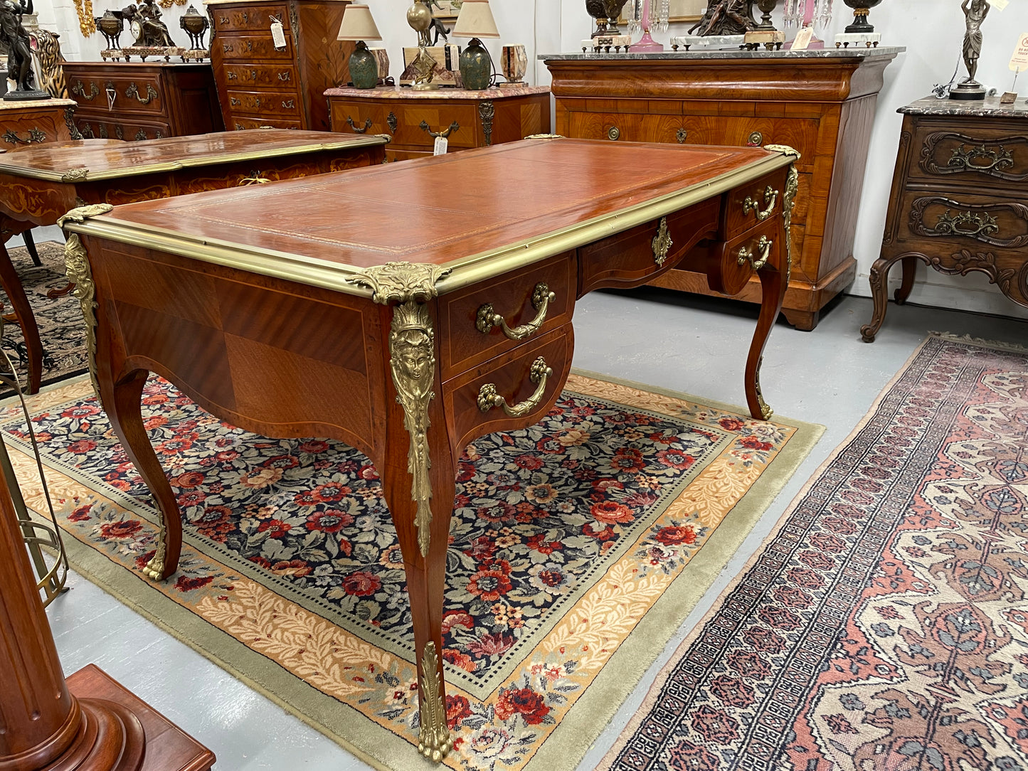 Elegant 19th Century French Parisian Rosewood Bureau Plat Desk