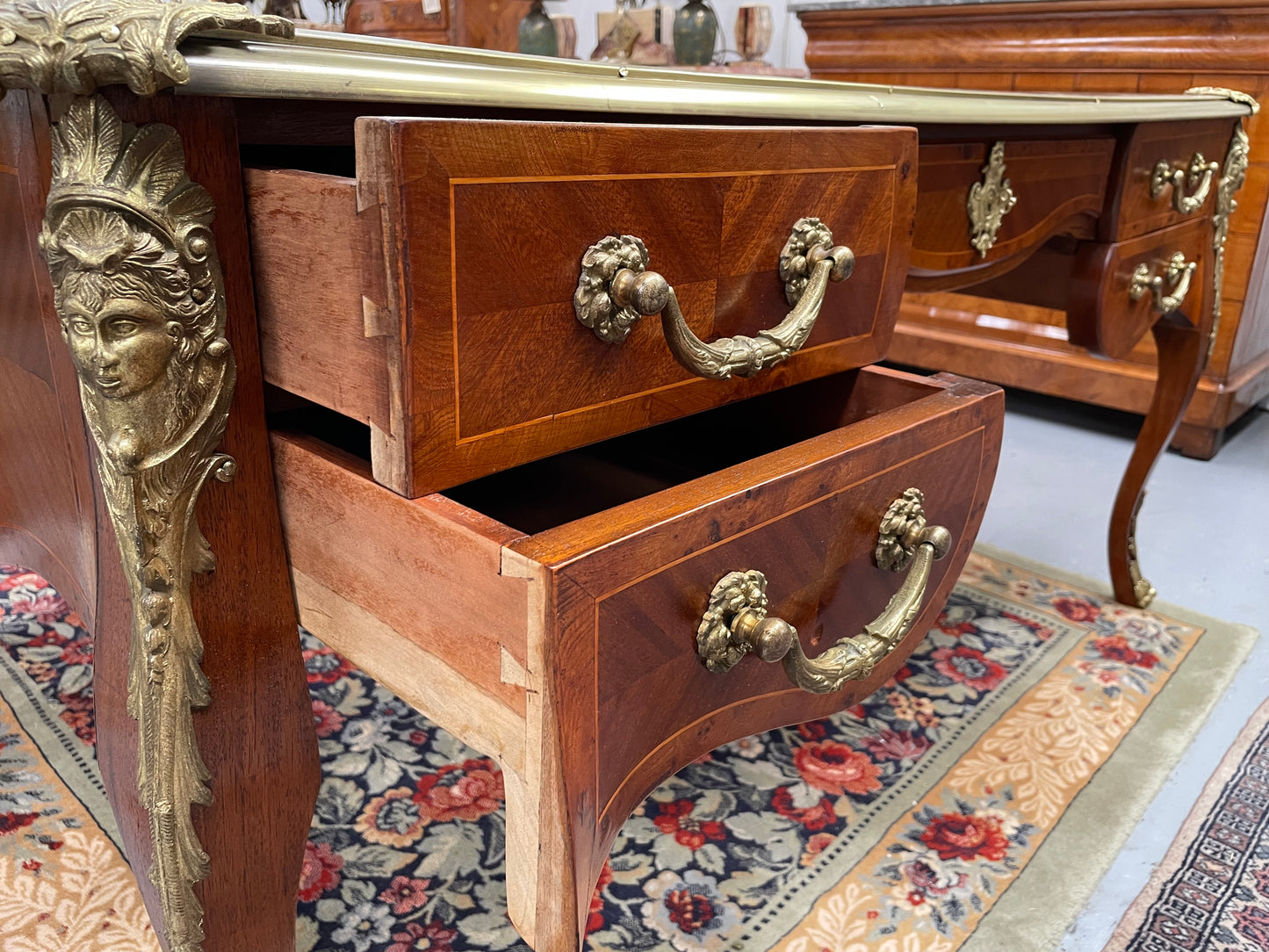 Elegant 19th Century French Parisian Rosewood Bureau Plat Desk