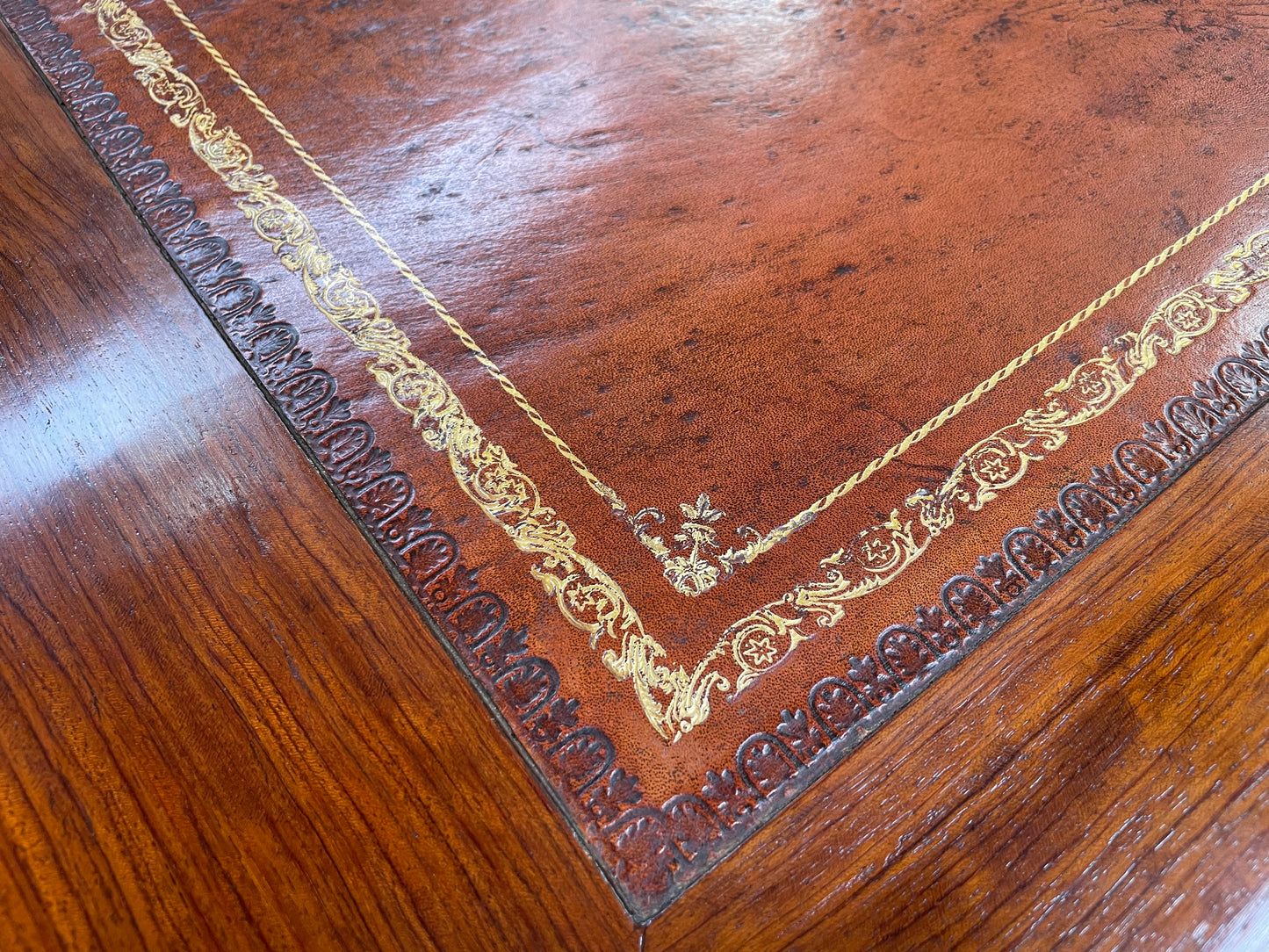 Elegant 19th Century French Parisian Rosewood Bureau Plat Desk