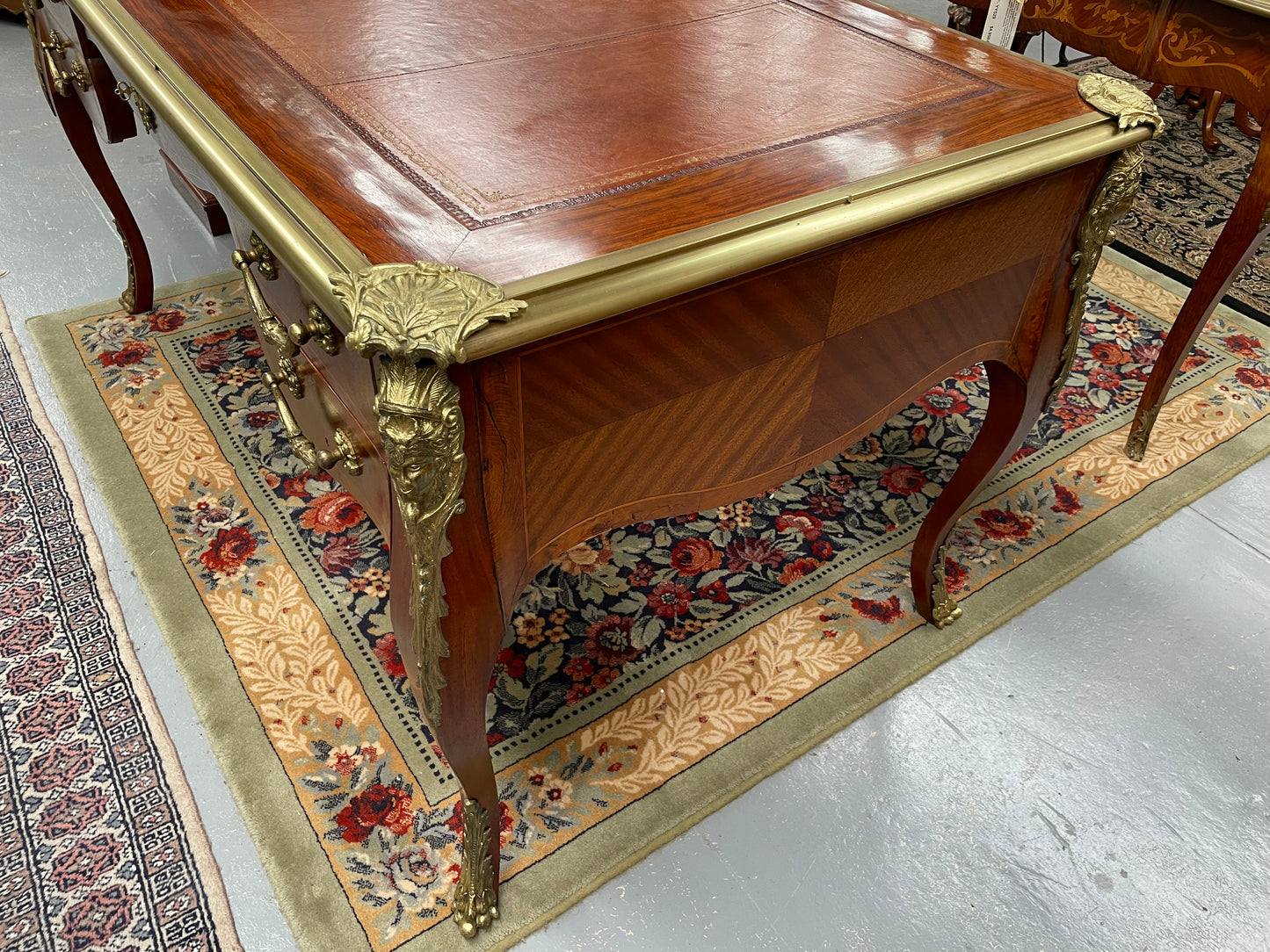Elegant 19th Century French Parisian Rosewood Bureau Plat Desk