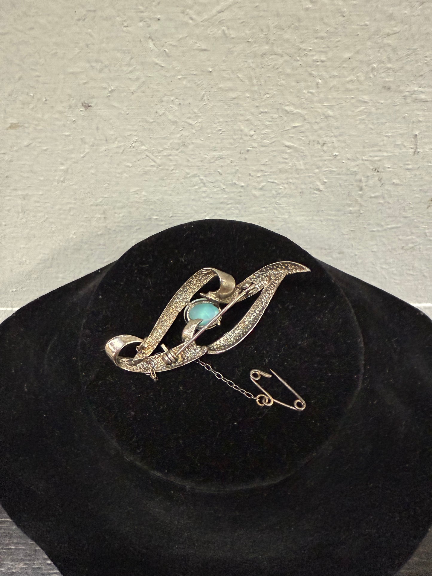 Stunning Vintage White Opal With Fire & Silver Brooch