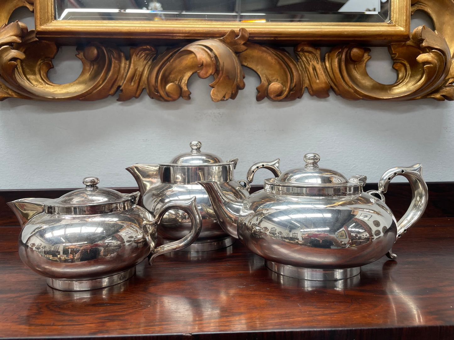 Beautiful Robur 3 piece Tea Set