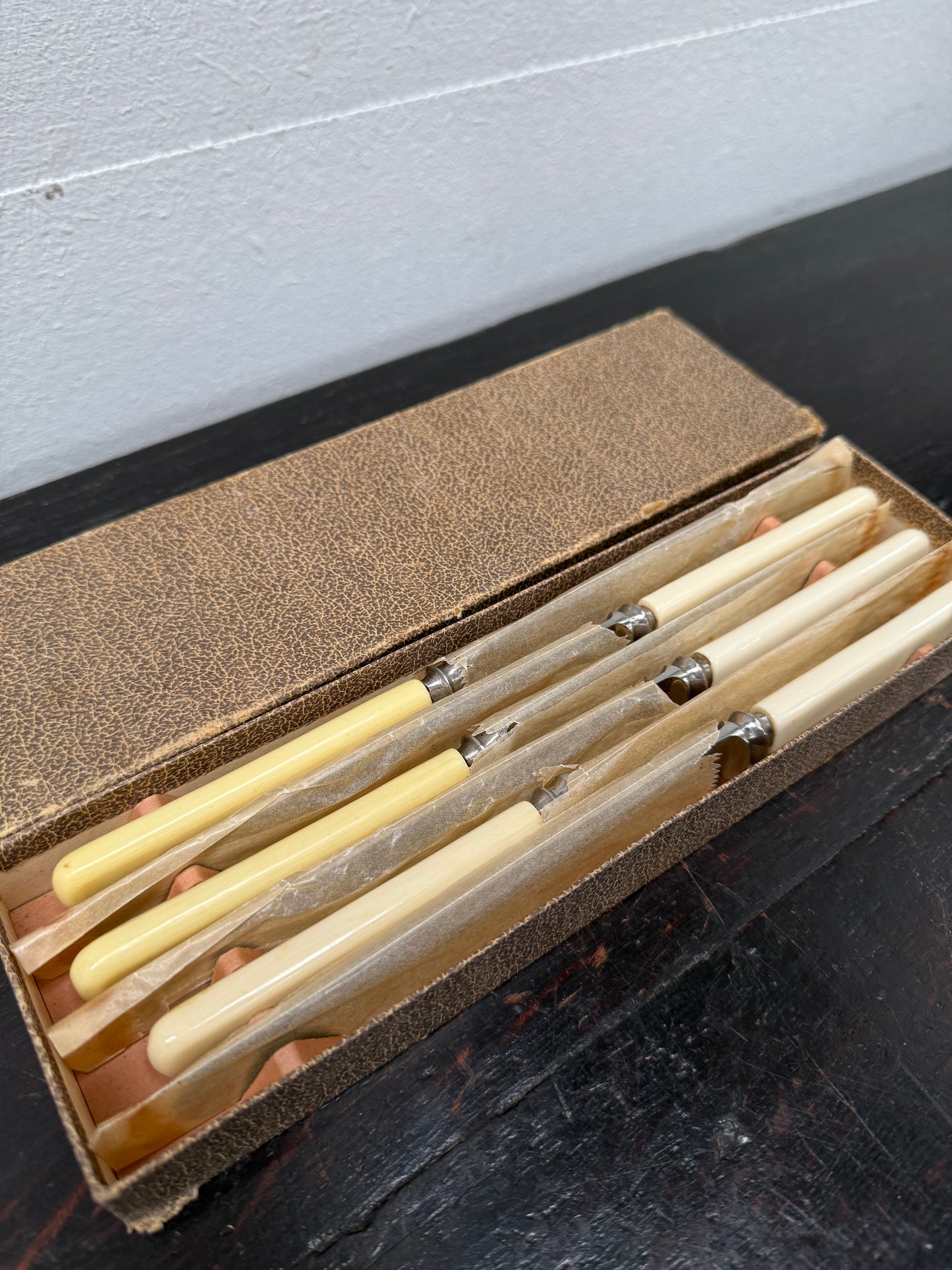 Antique Set 6 Bone Handled Knives In Original Box