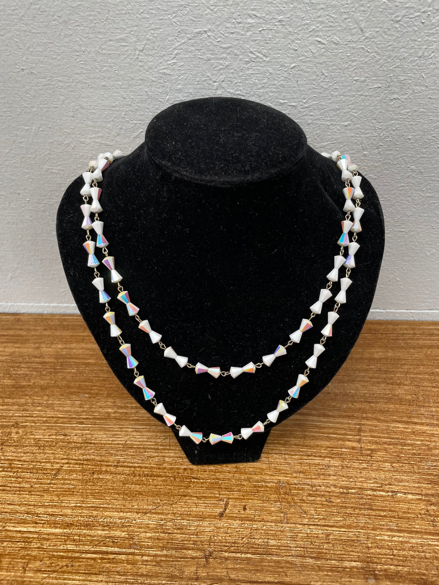 Vintage Iridescent Milk Glass Bead Necklace