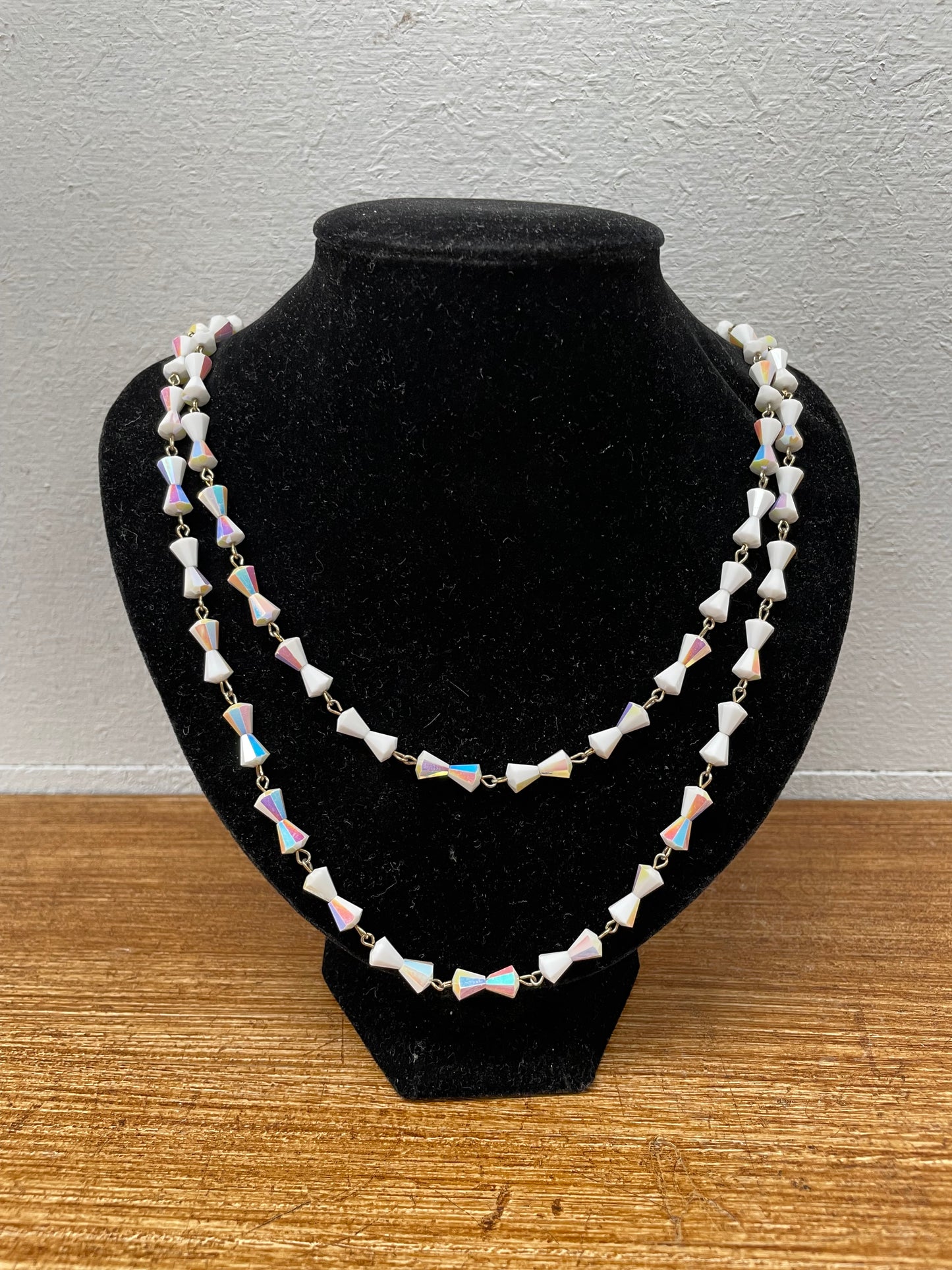 Vintage Iridescent Milk Glass Bead Necklace