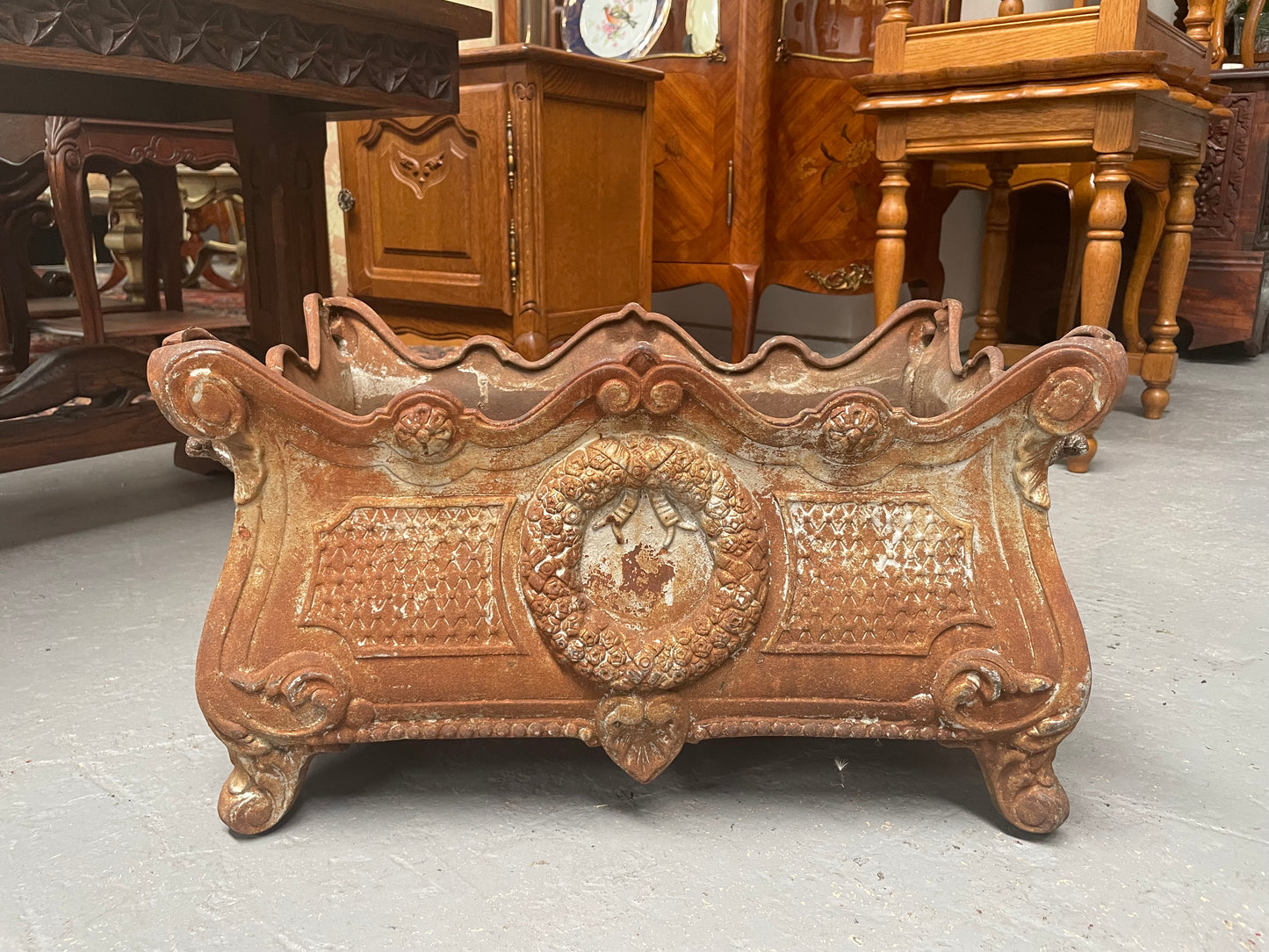 Lovely French 19th century cast iron rectangular planter box with lovely details. Please see all photos as they form part of they form part of the description.