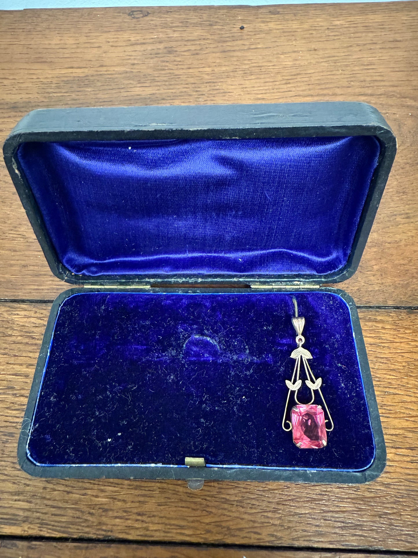 Vintage 9ct Silver Lined Pendant With Pink/Red Stone