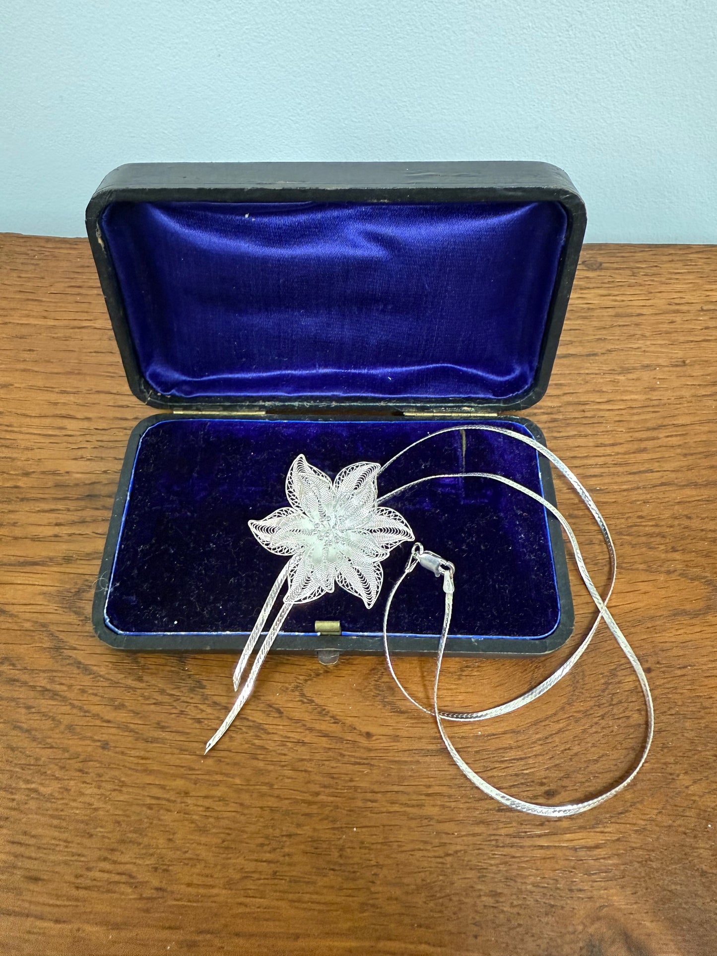 Vintage Hand Made Silver 925 Filigree Flower Pendant & Chain