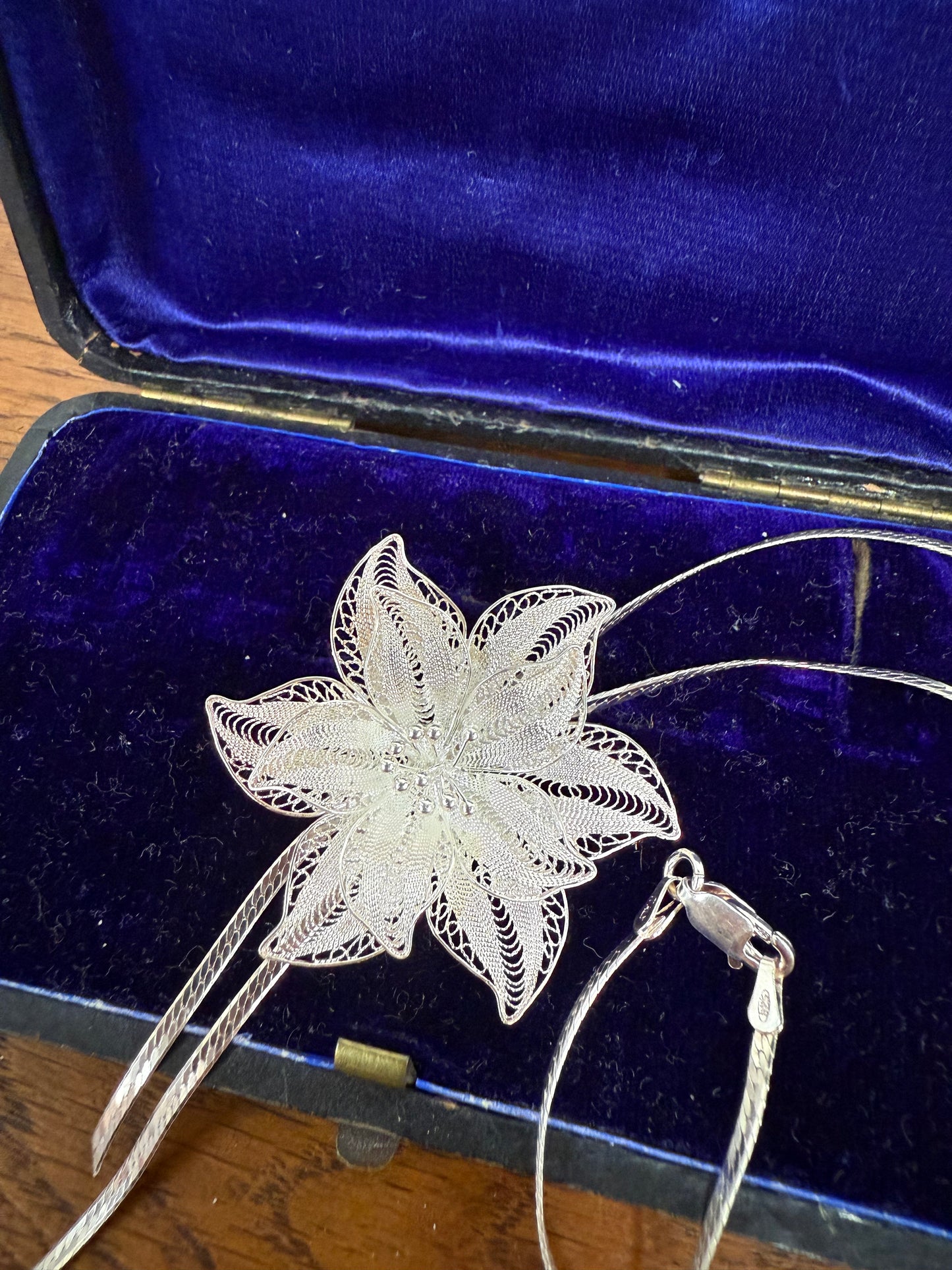 Vintage Hand Made Silver 925 Filigree Flower Pendant & Chain