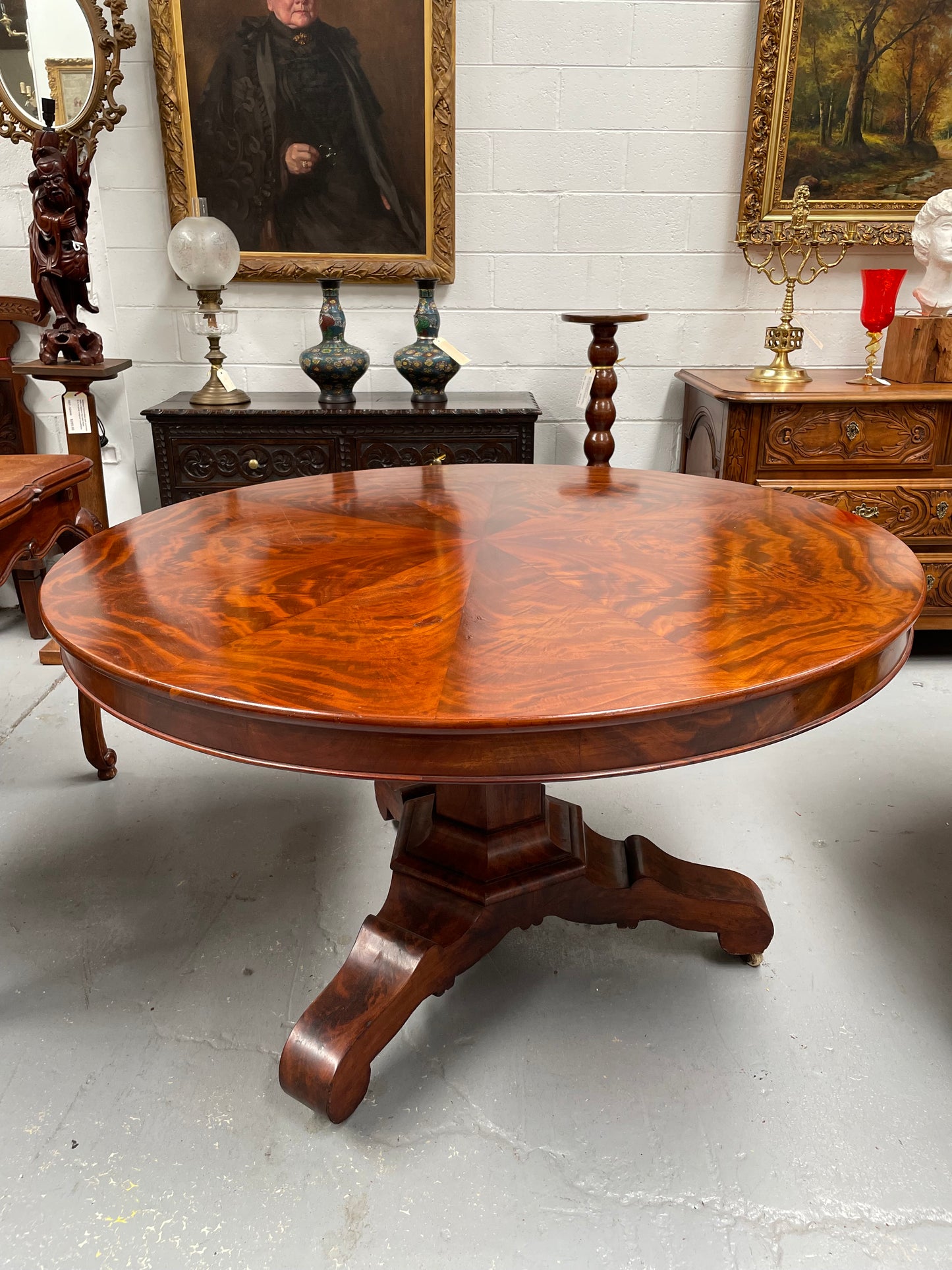 Stunning William IV Flame Mahogany Round Dining Table
