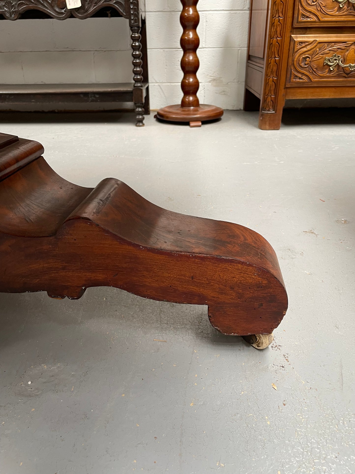 Stunning William IV Flame Mahogany Round Dining Table