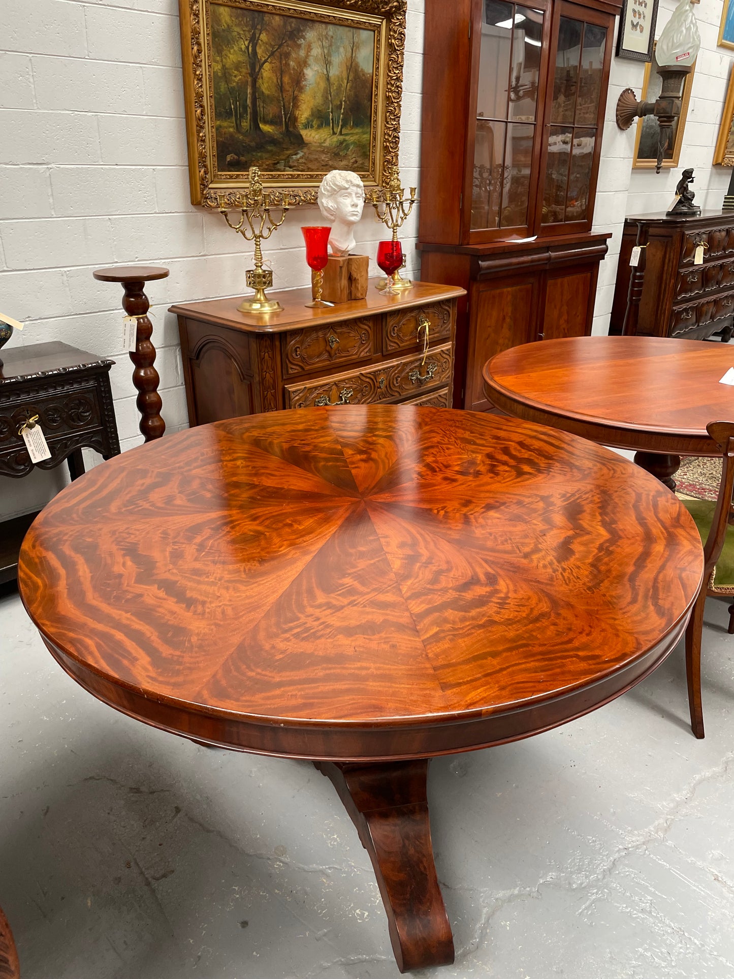 Stunning William IV Flame Mahogany Round Dining Table