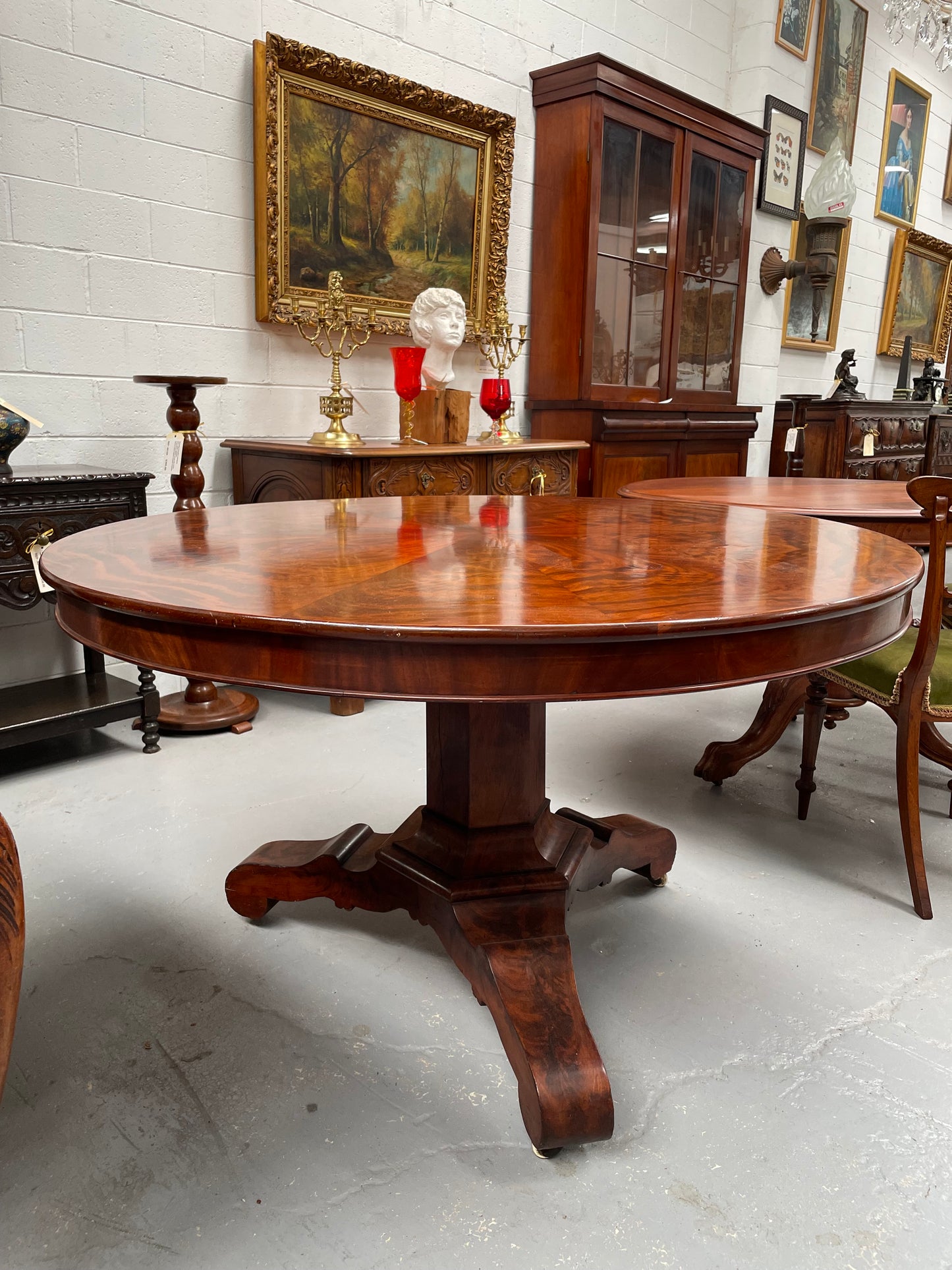 Stunning William IV Flame Mahogany Round Dining Table