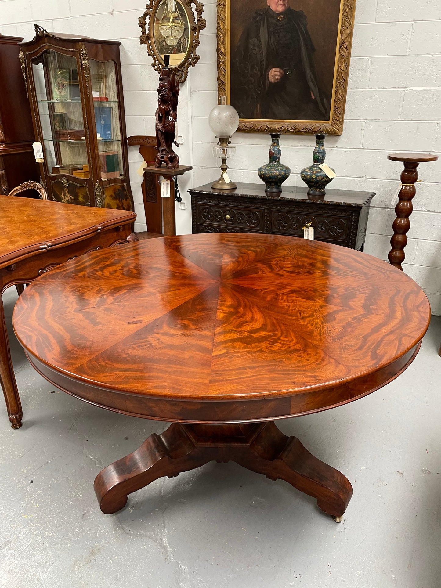 Stunning William IV Flame Mahogany Round Dining Table